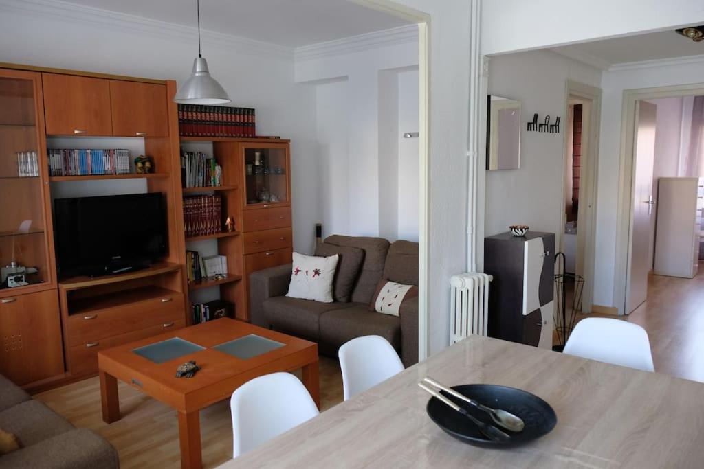Three-Bedroom Apartment photo 3