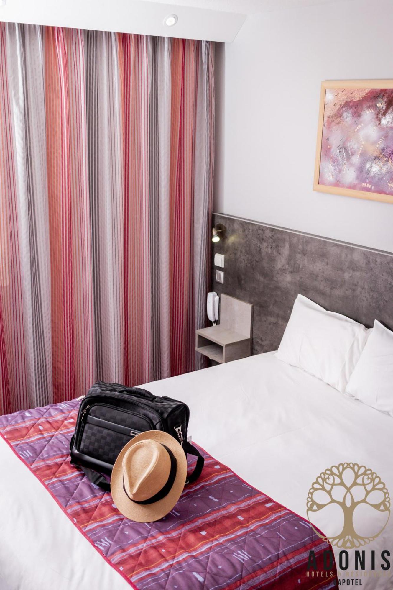 Standard Double Room - Photo 7