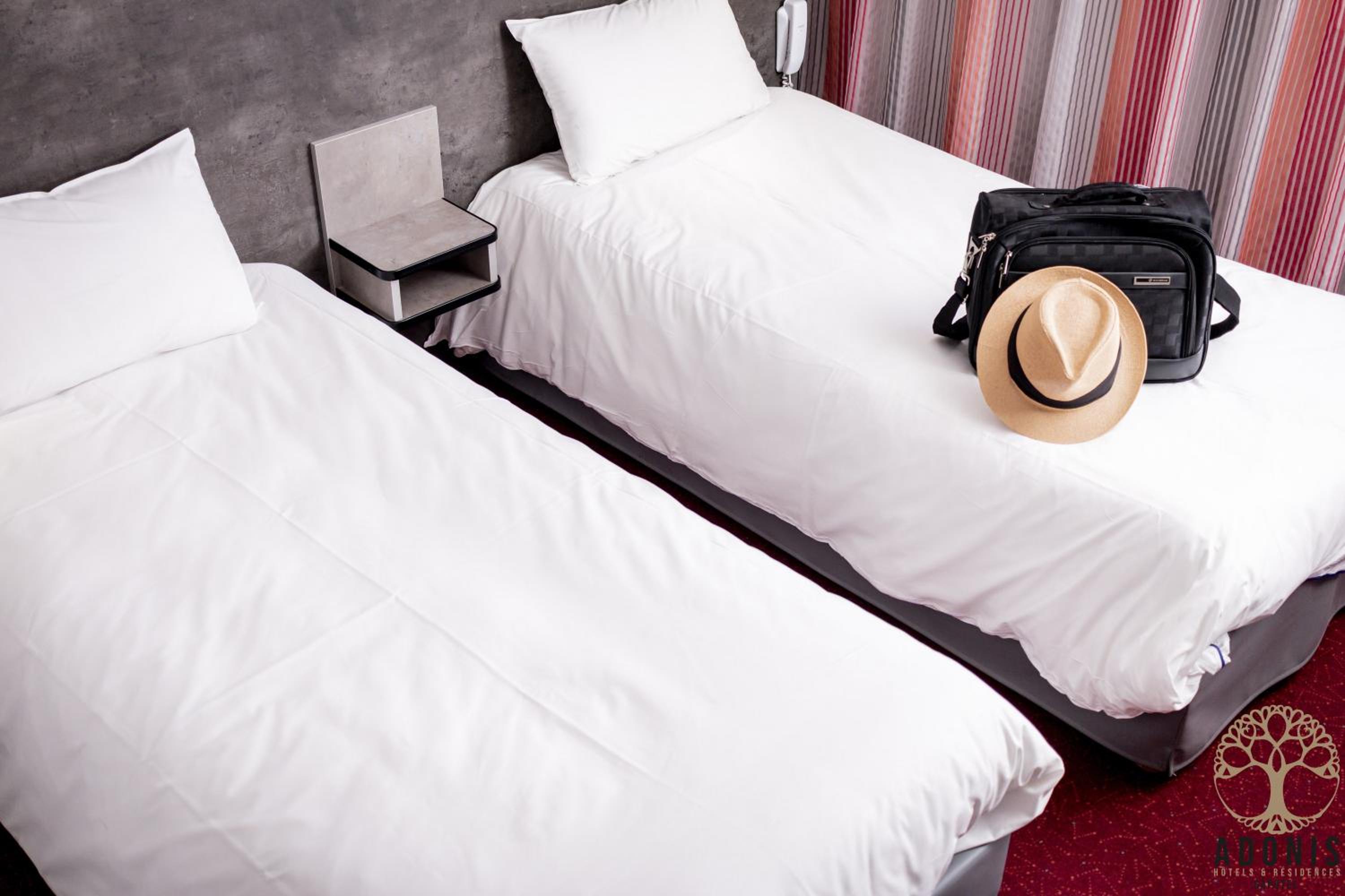 Standard Twin Room - Photo 3
