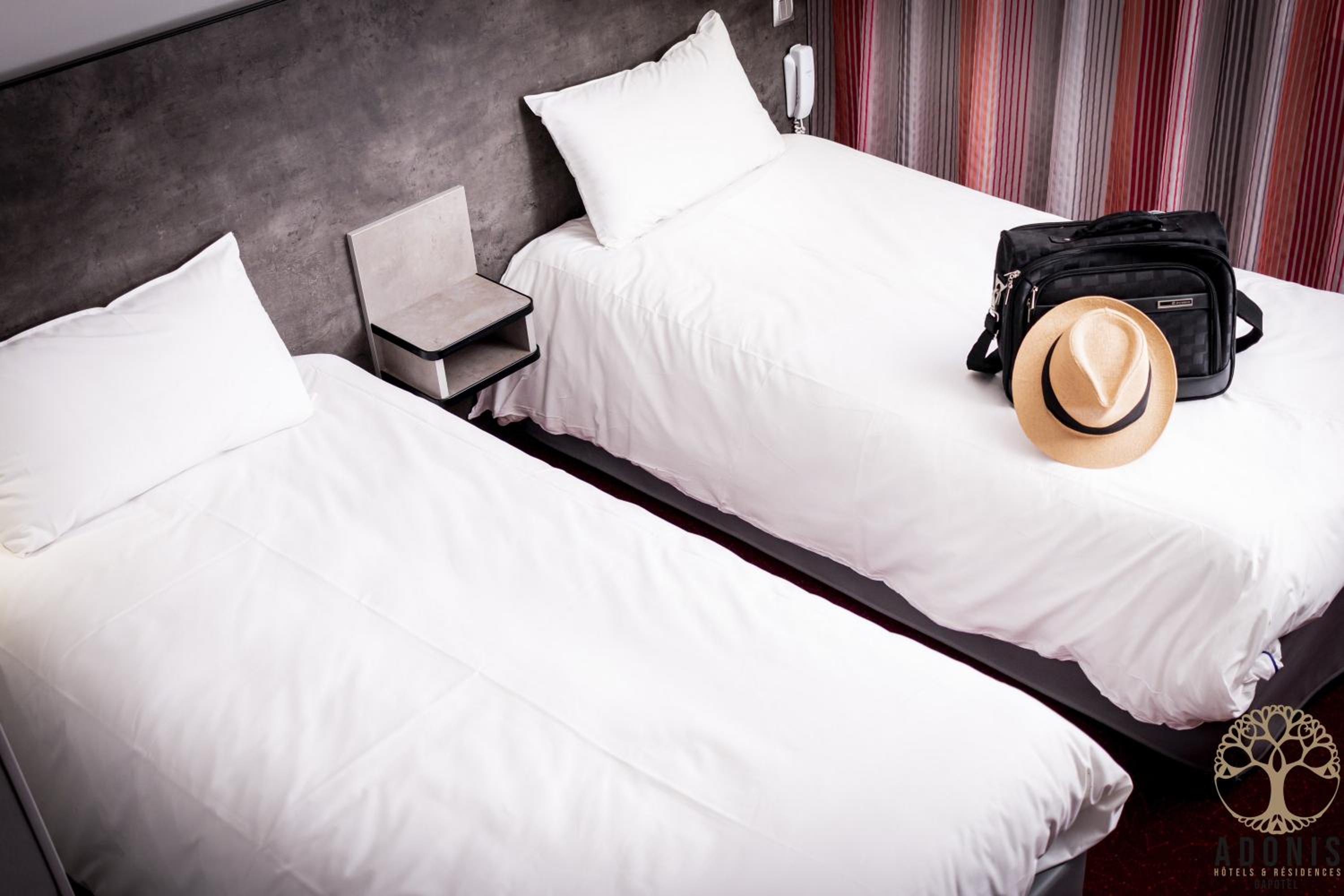 Standard Twin Room - Photo 7