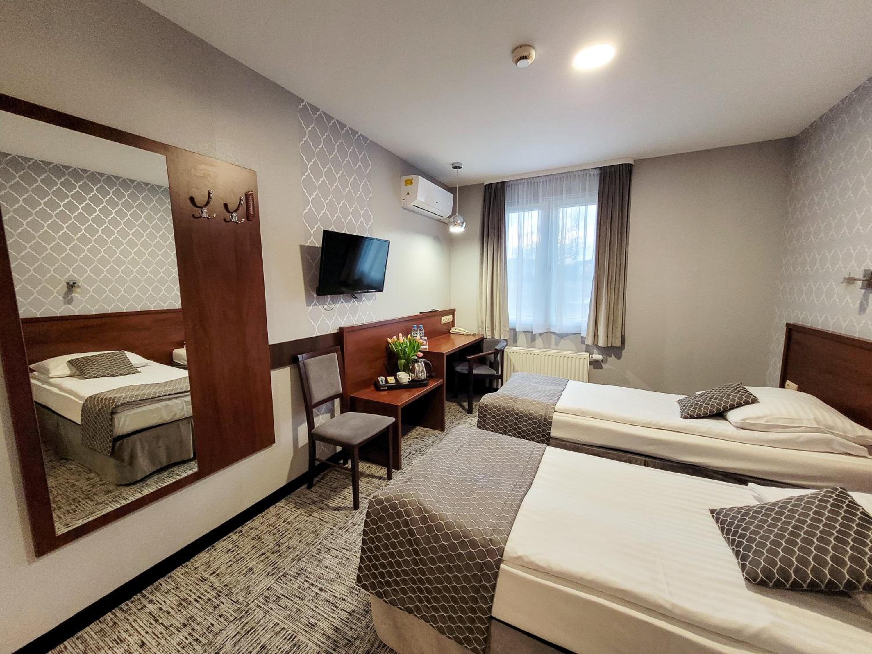 Standard Twin Room photo 2