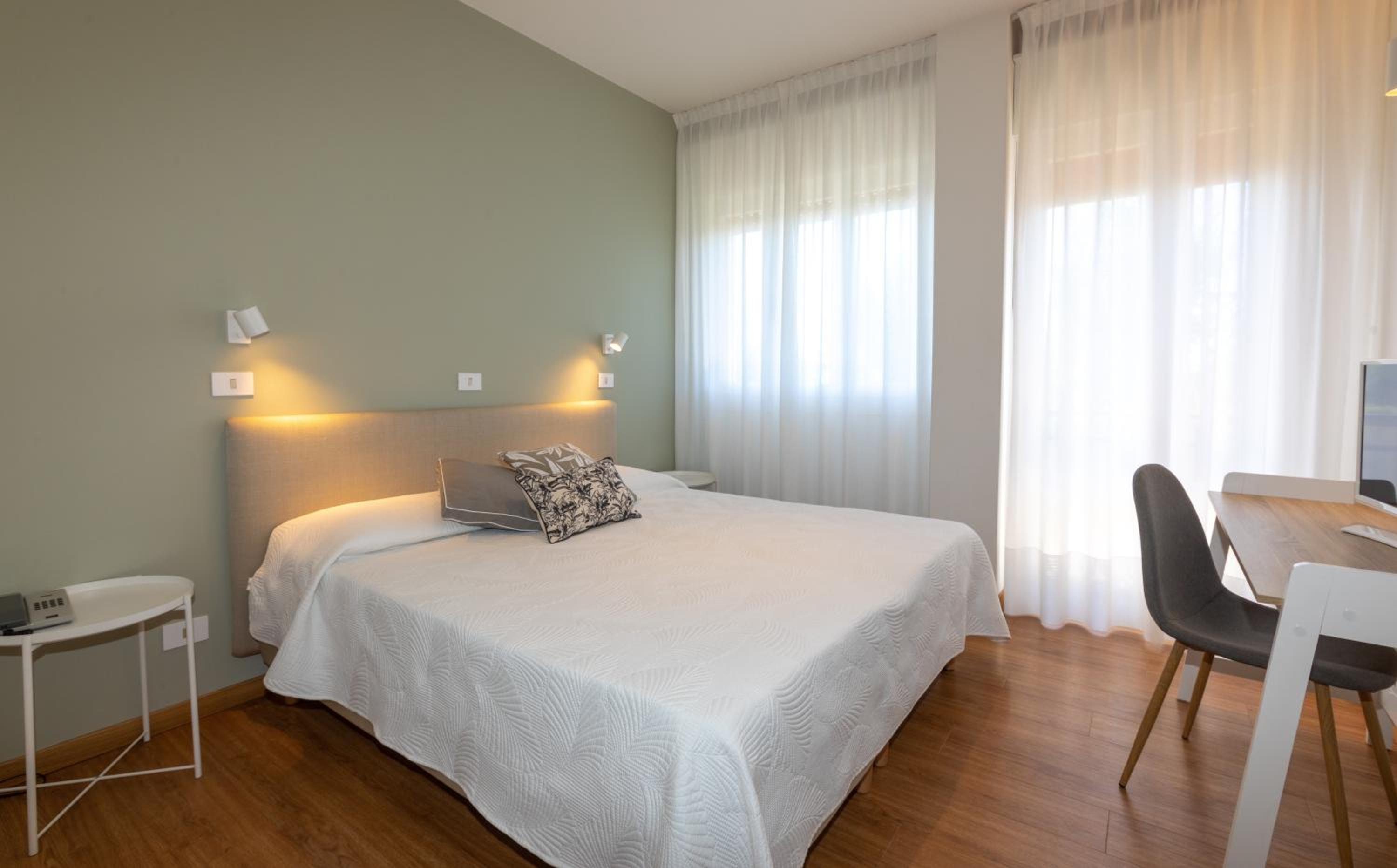 Small Double or Twin Room photo 1