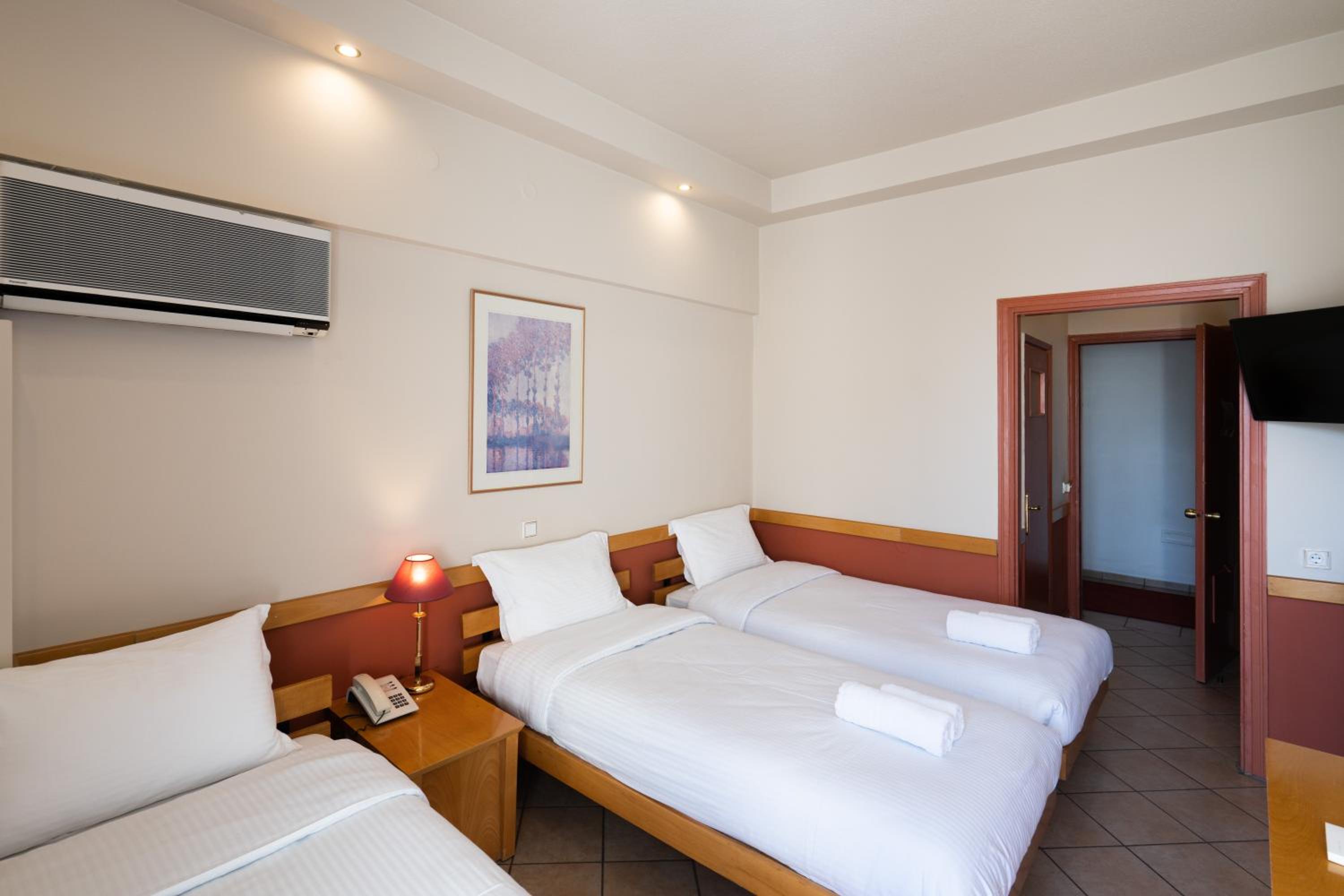 Triple Room - Photo 7