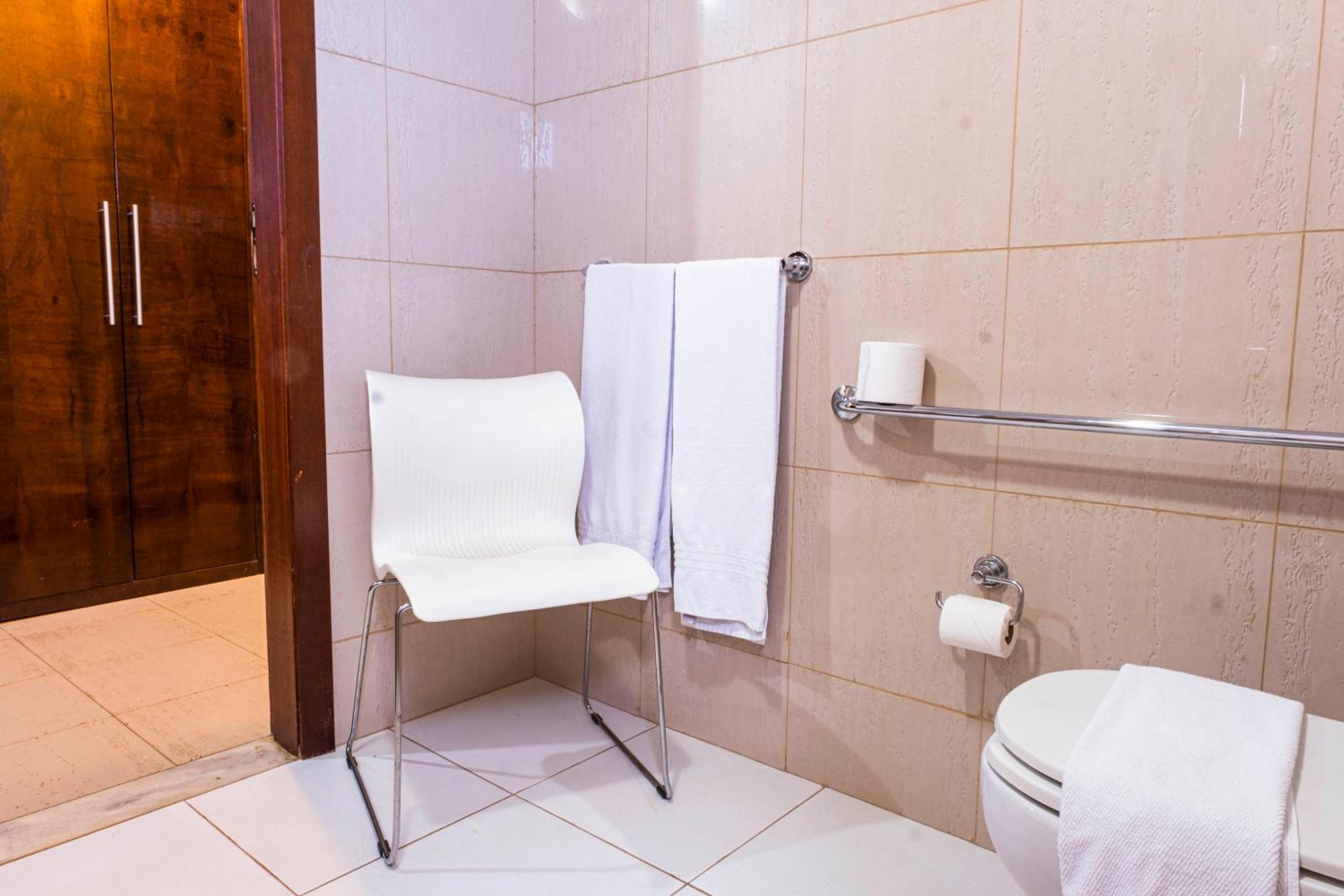 Twin Room - Disability Access photo 2