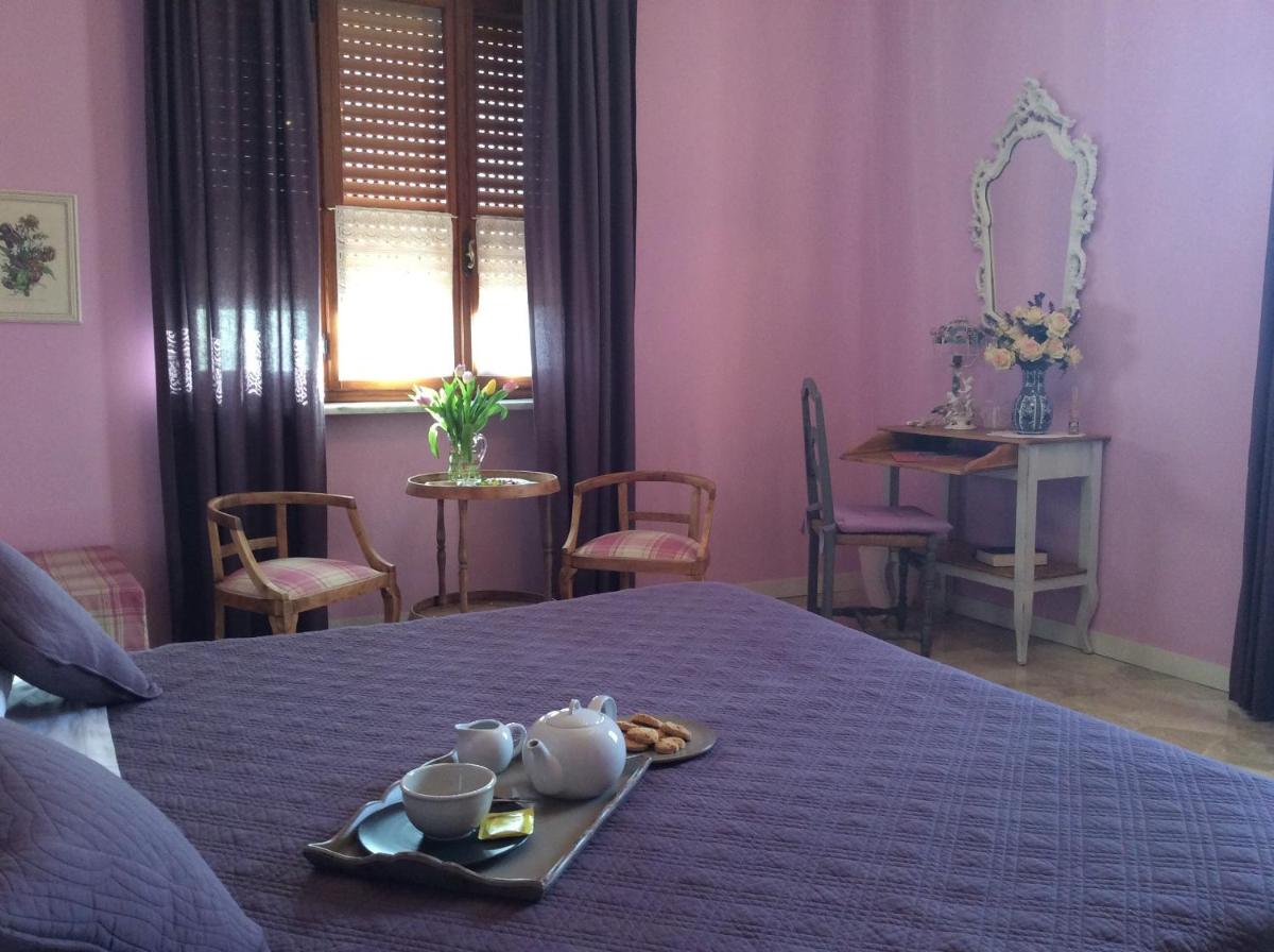 Standard Double Room with Shared Bathroom photo 1