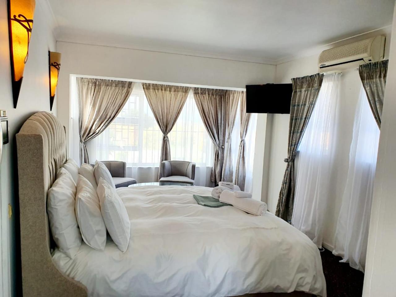 Superior Double or Twin Room with Sea View photo 1