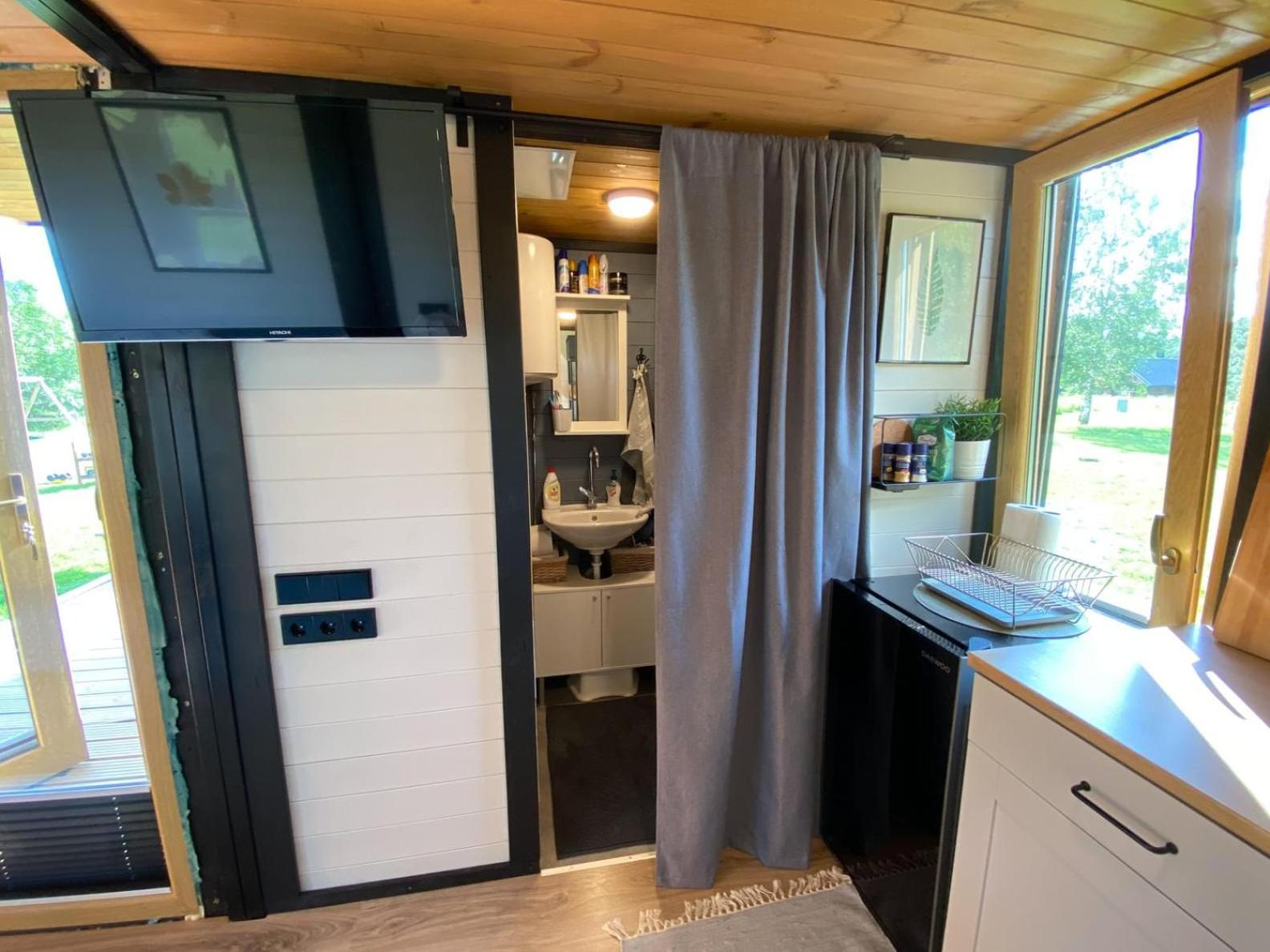 One-Bedroom House - Photo 5