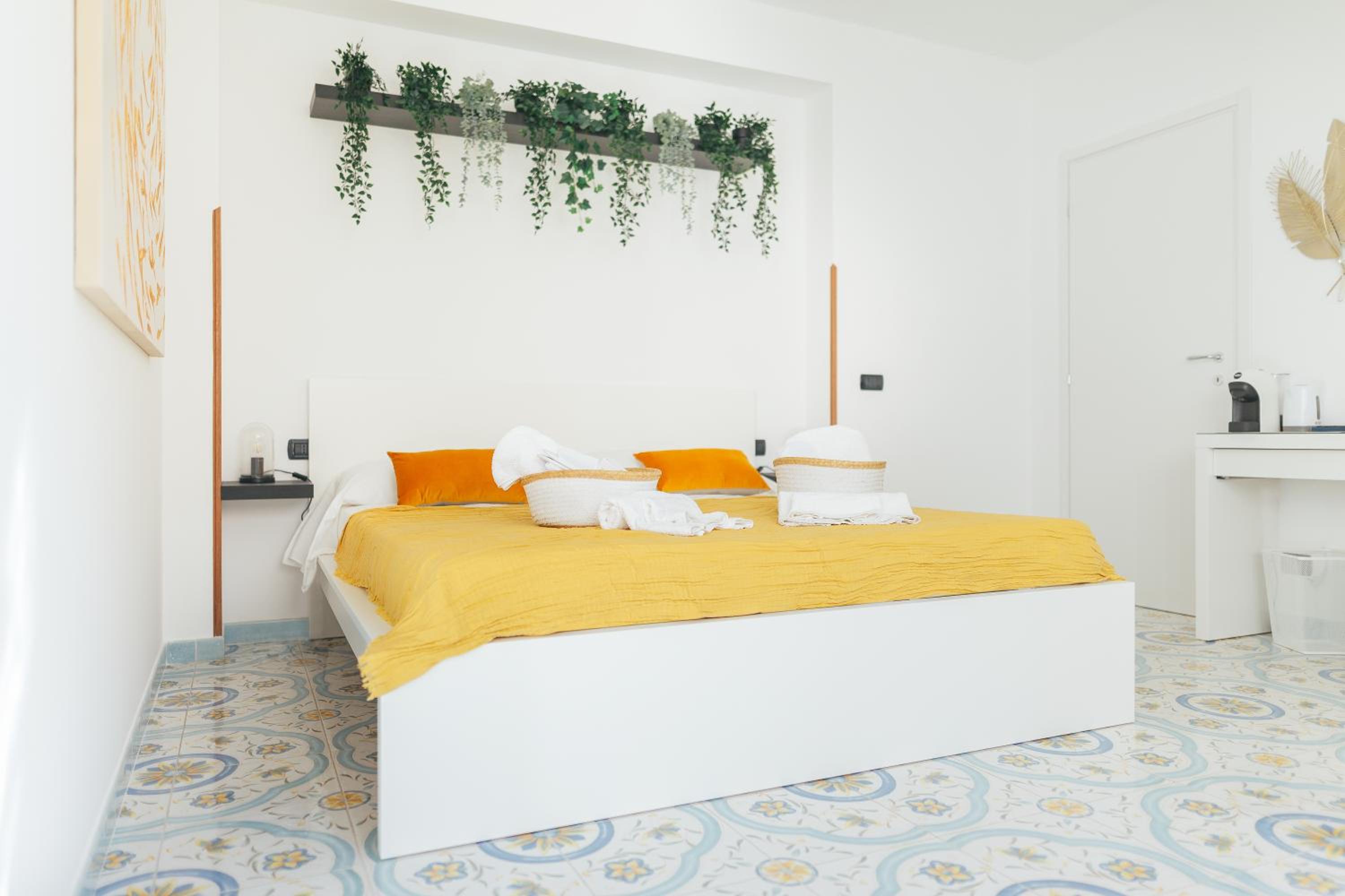 Double Room with Private Bathroom - Photo 9