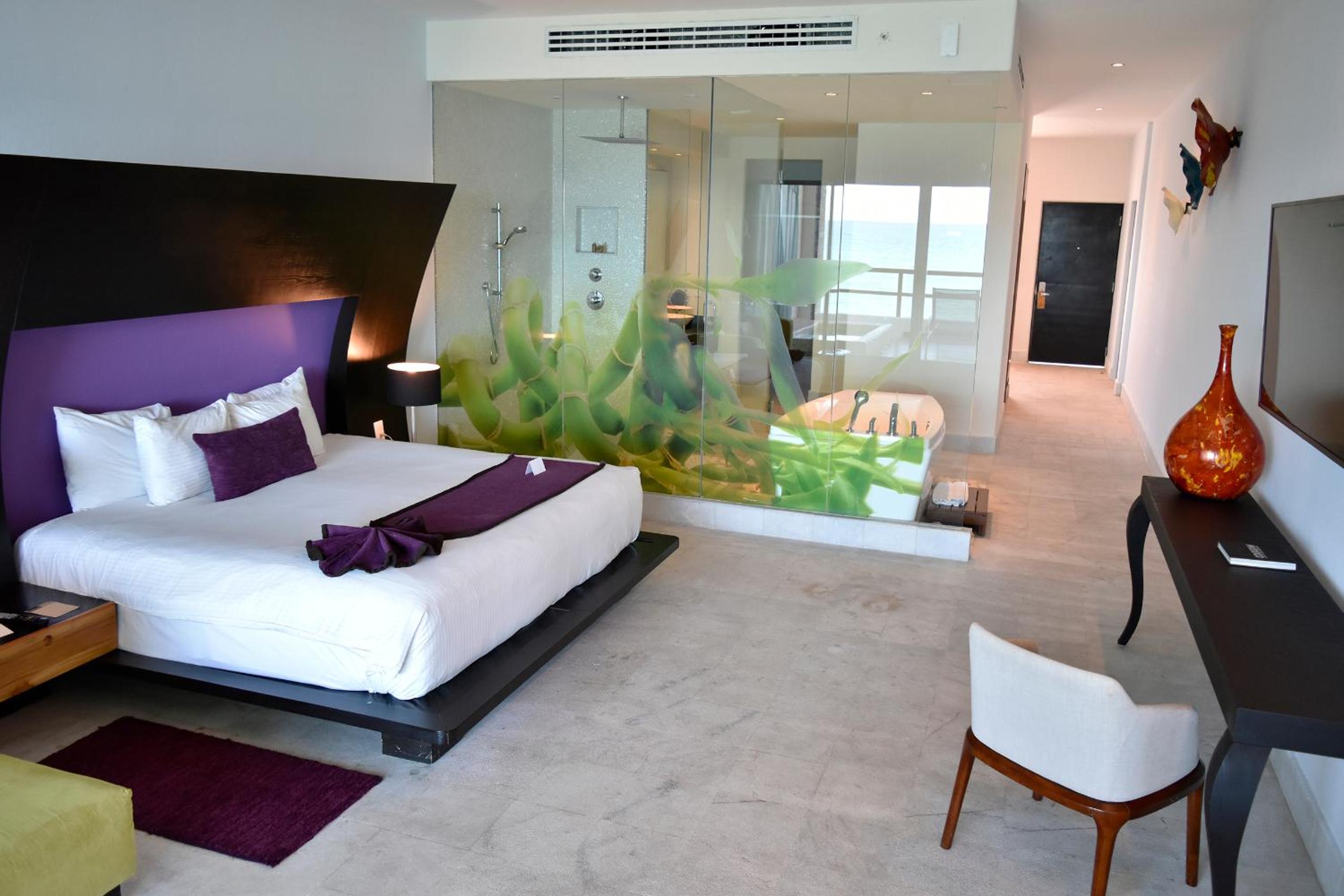 Honeymoon Suite