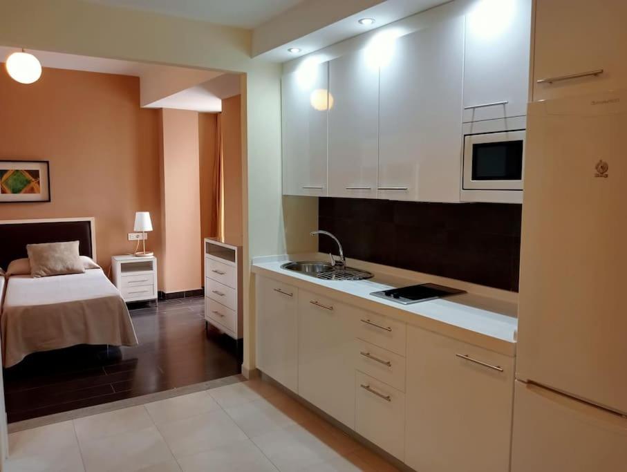 One-Bedroom Apartment photo 2