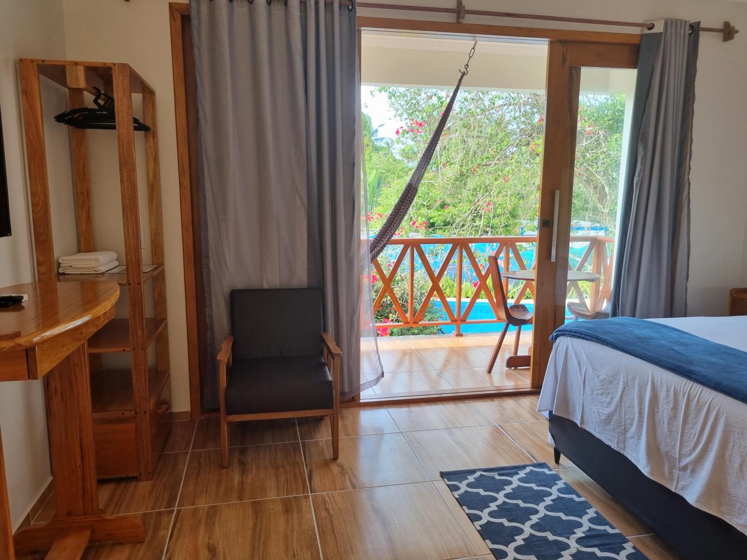 Deluxe Queen Room with Two Queen Beds photo 2
