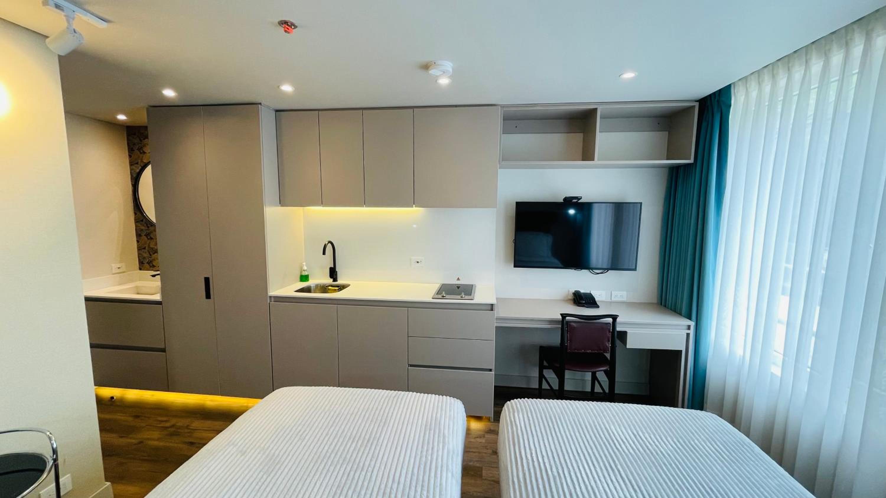 Twin Room - Photo 6
