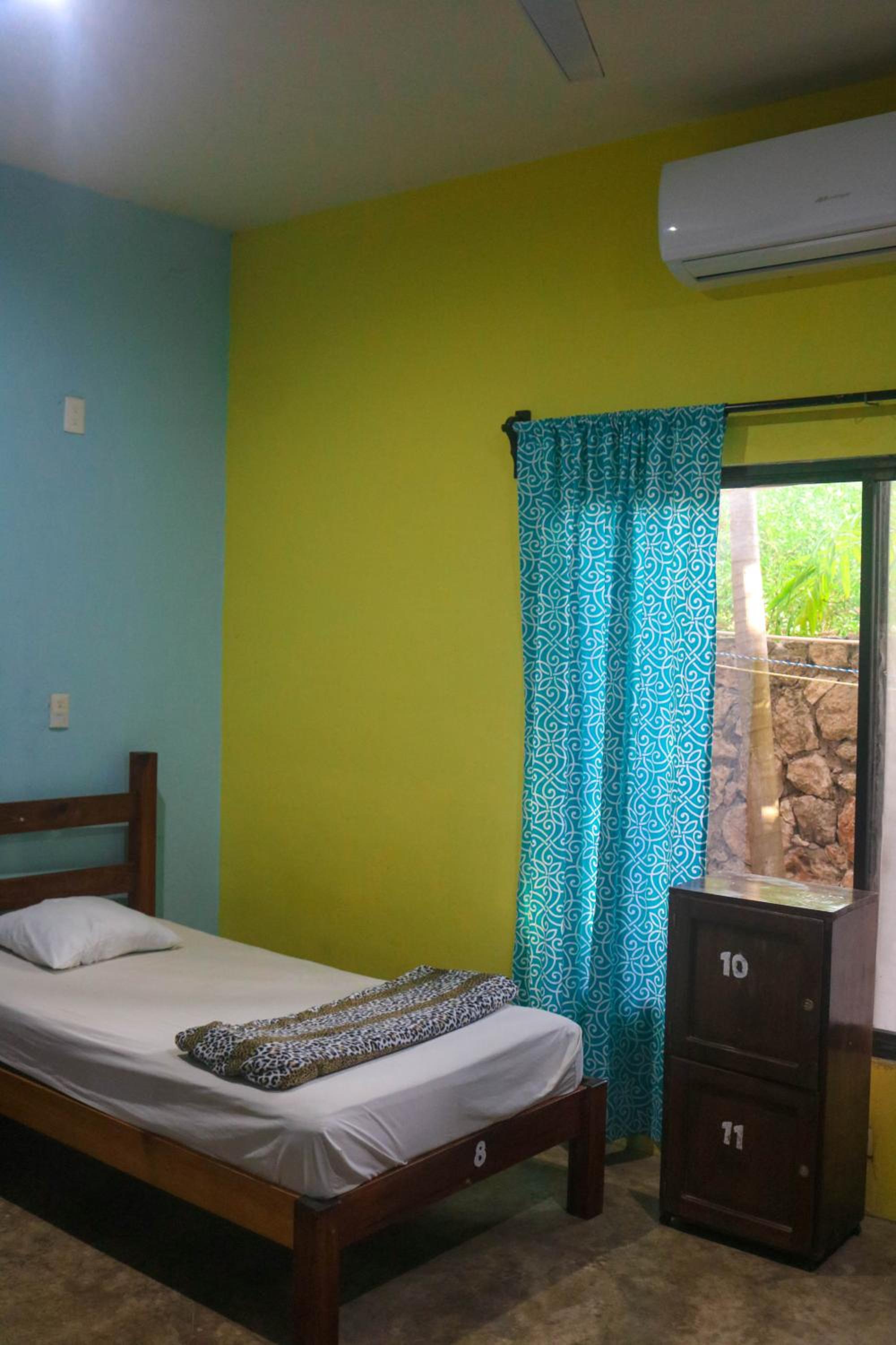 Mixed Dormitory Room photo 3