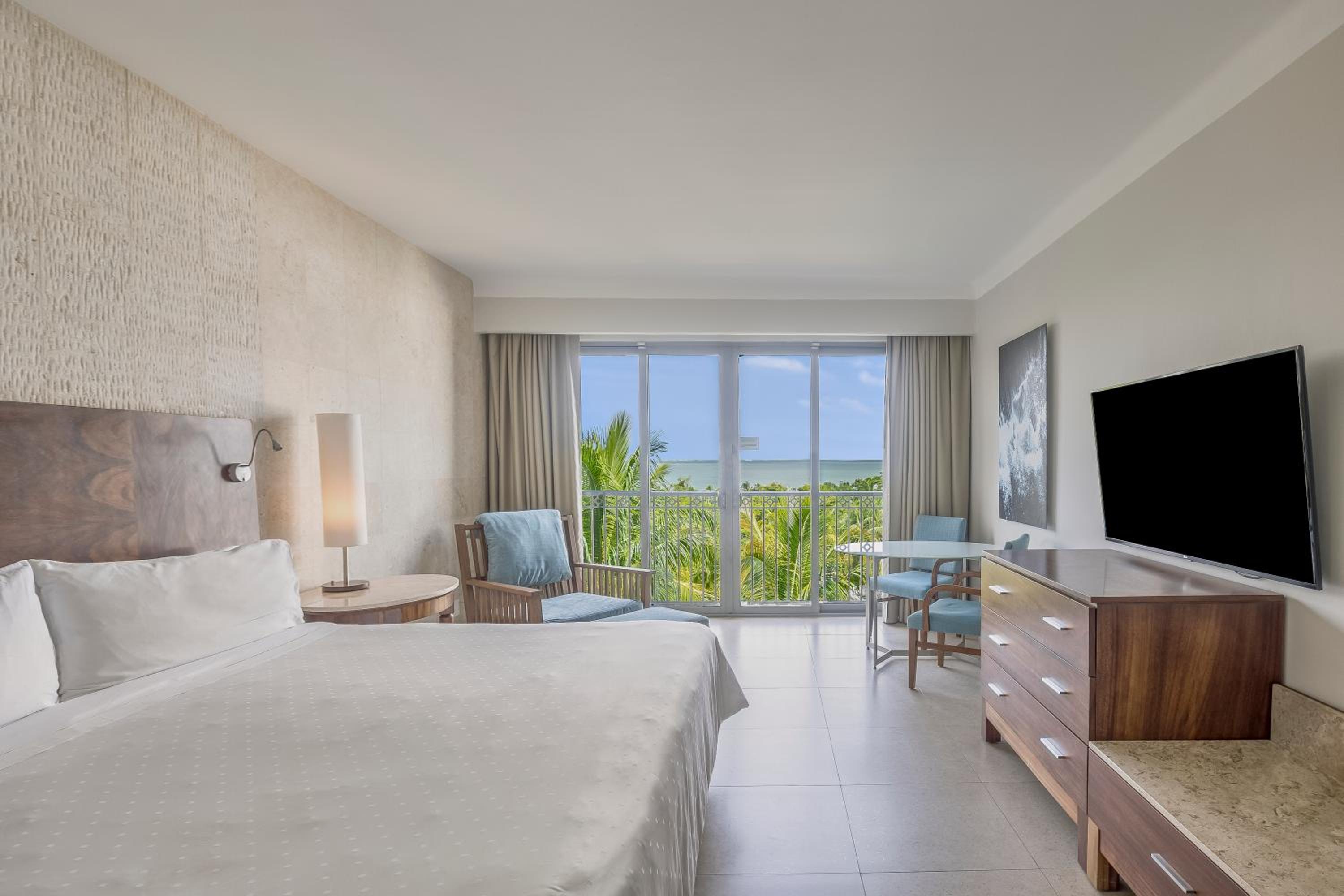 Premium Sunset View King Bed - Photo 1