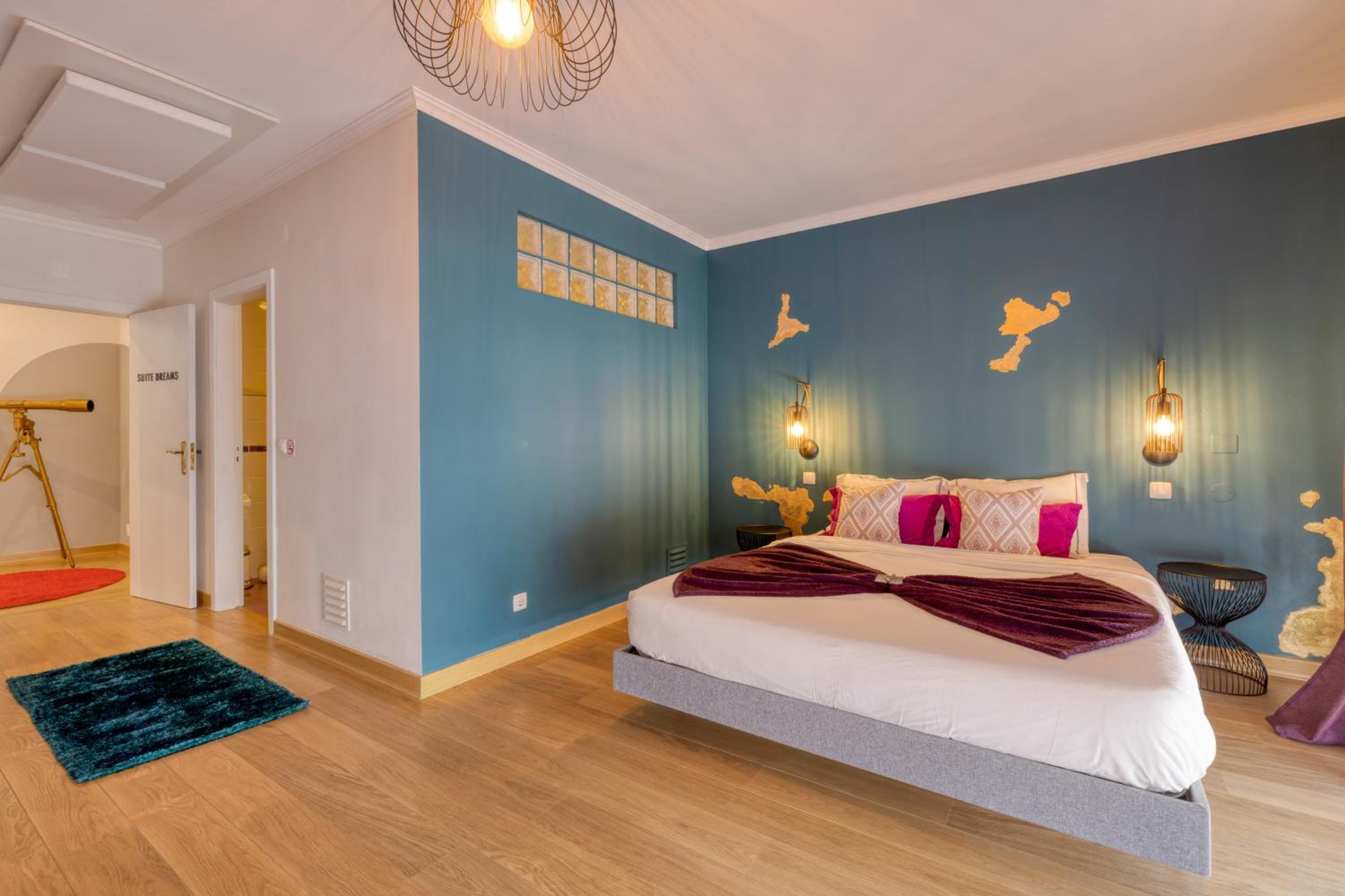 Deluxe Double Room with Shower - Photo 2