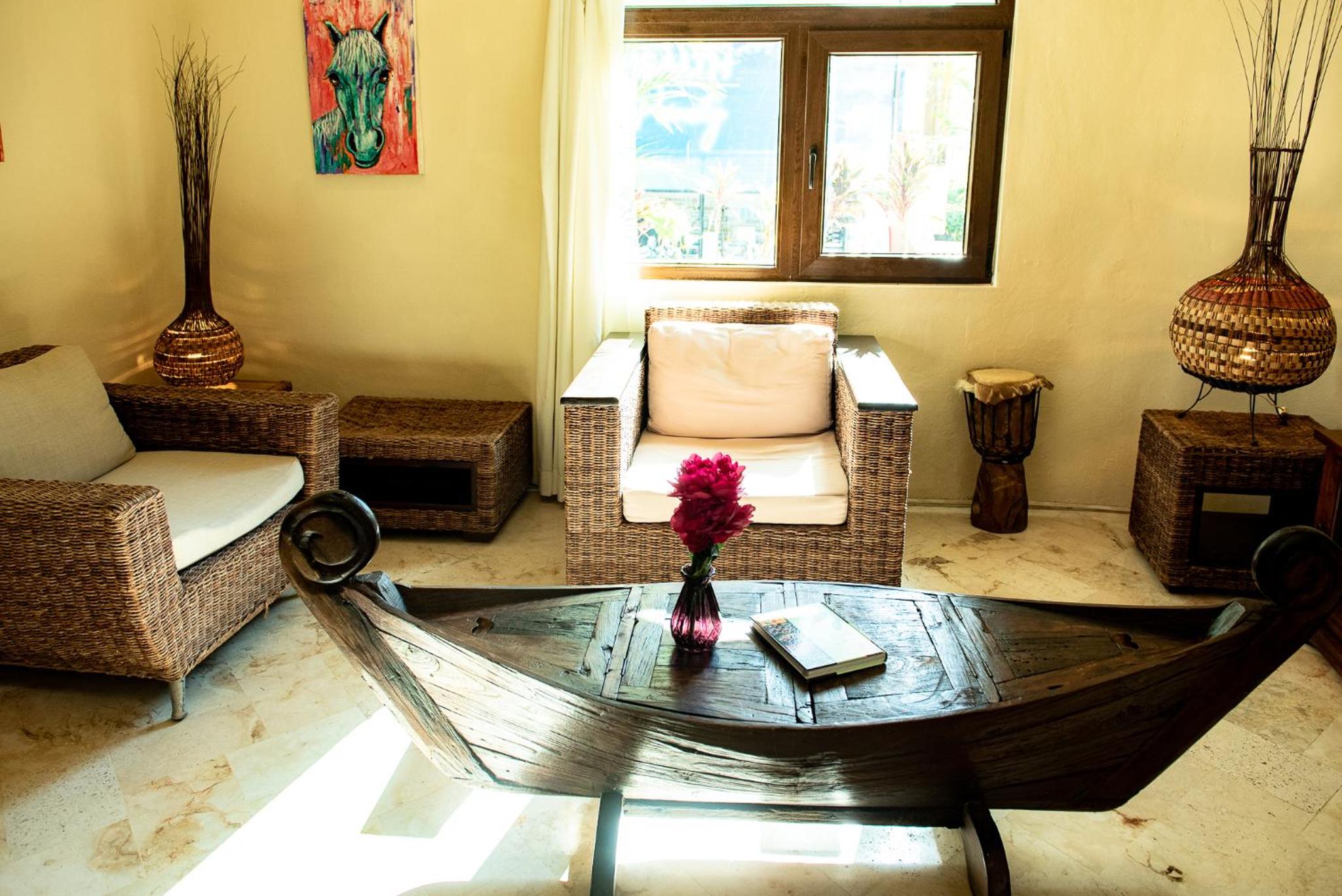One-Bedroom Apartment - Photo 6