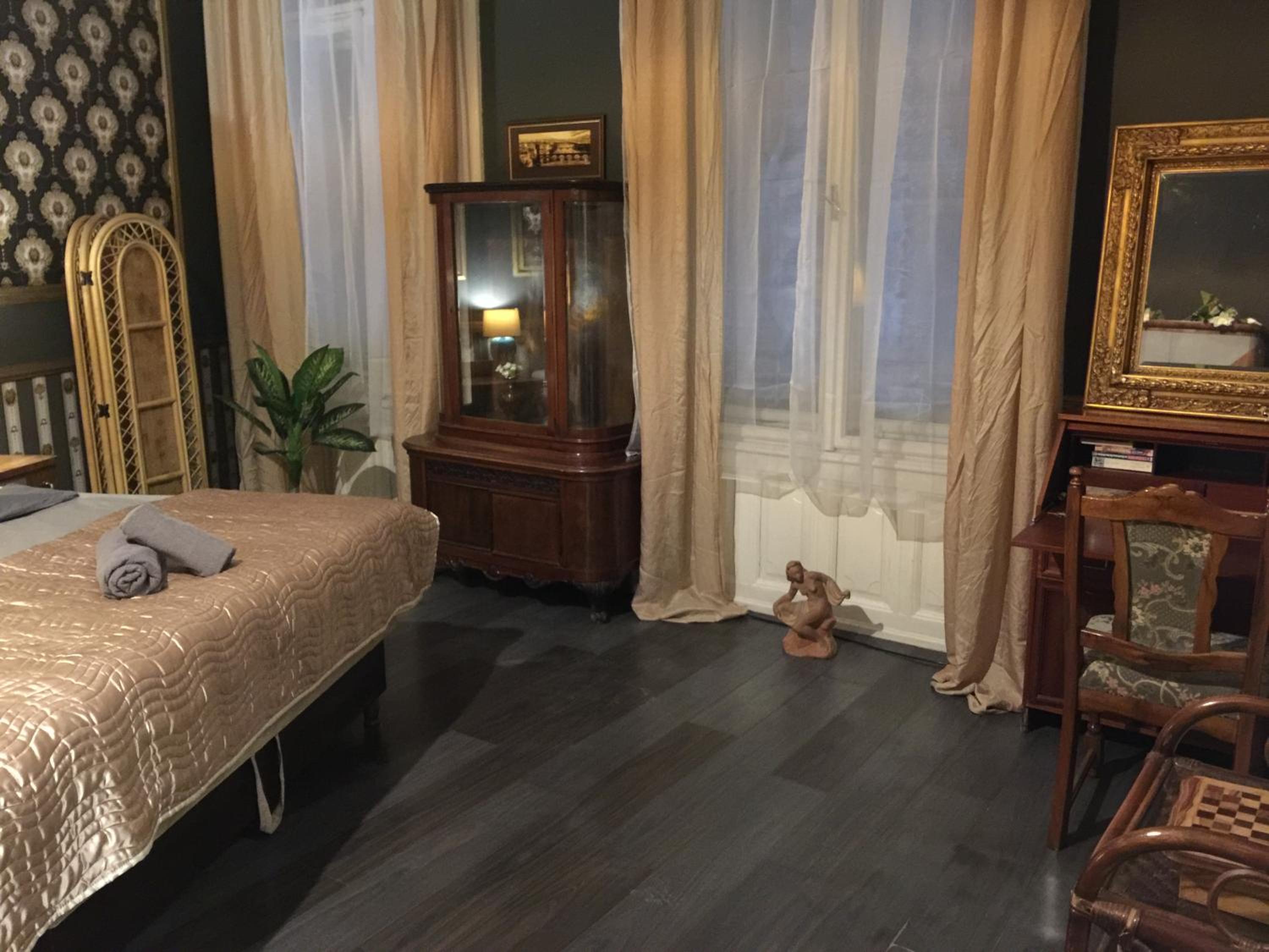 Two-Bedroom Apartment - Photo 9
