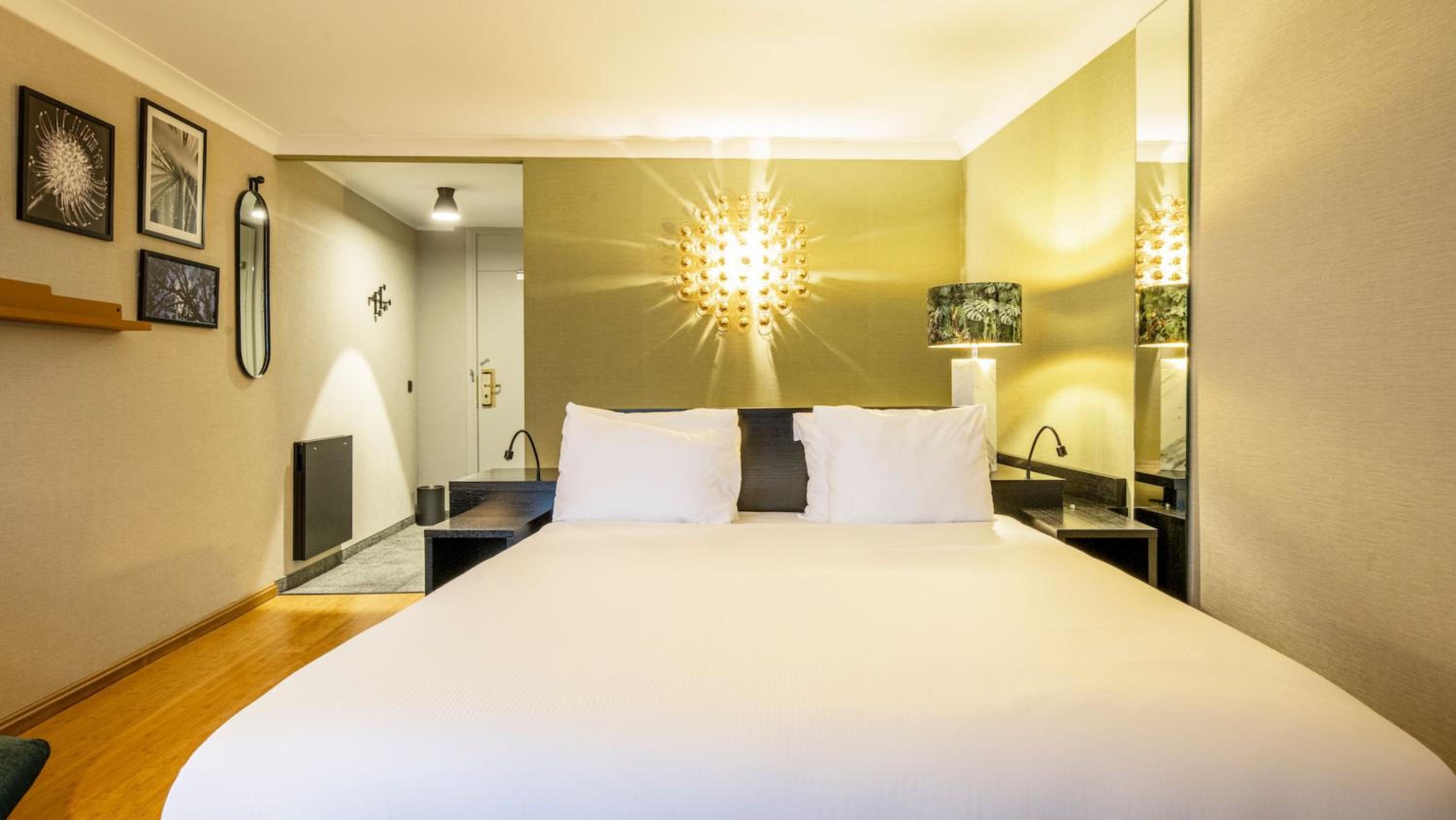 Standard Room thumbnail 5
