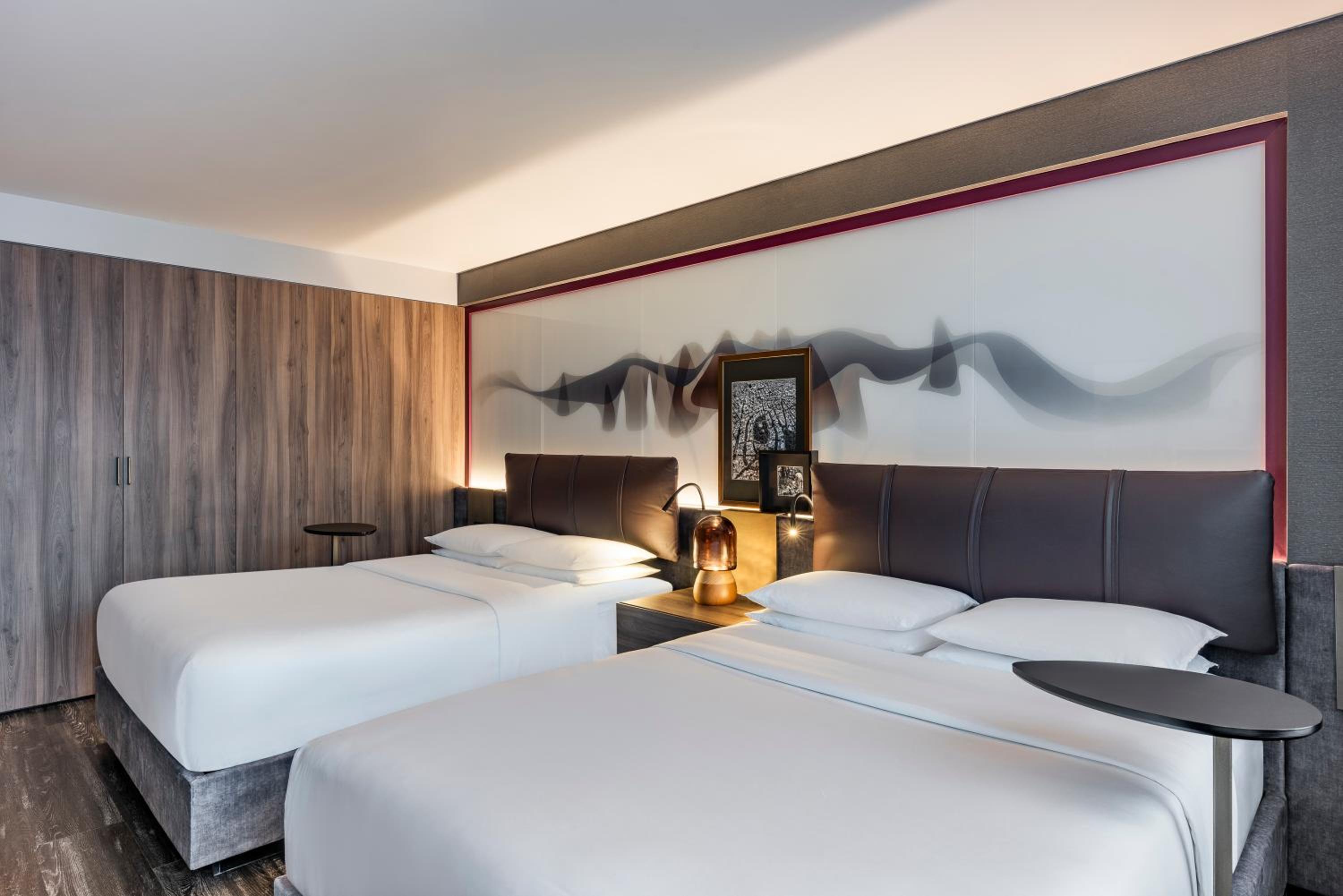 Double Room with Two Double Beds and City View  - Photo 5