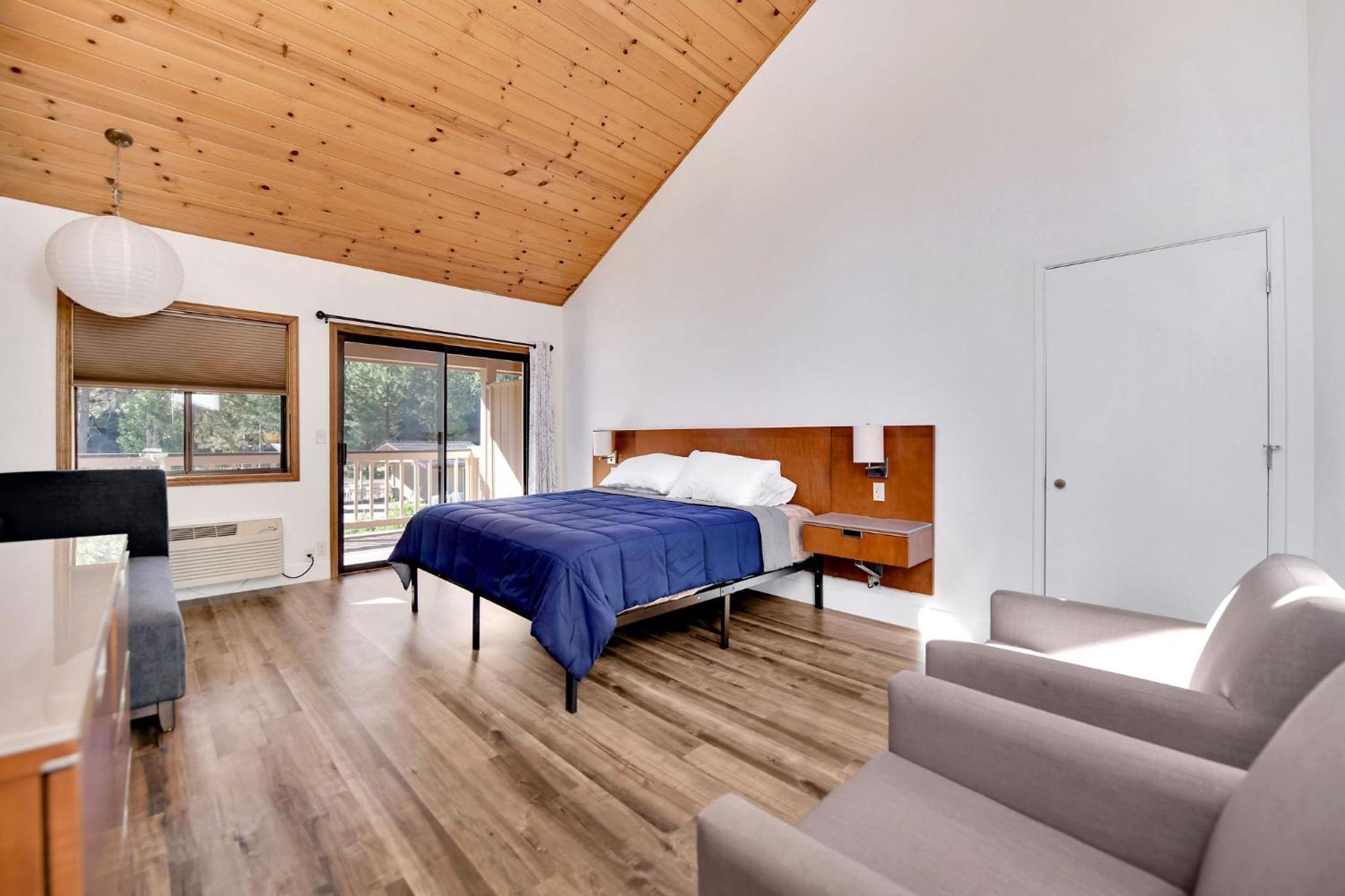 Single Room with Balcony photo 3