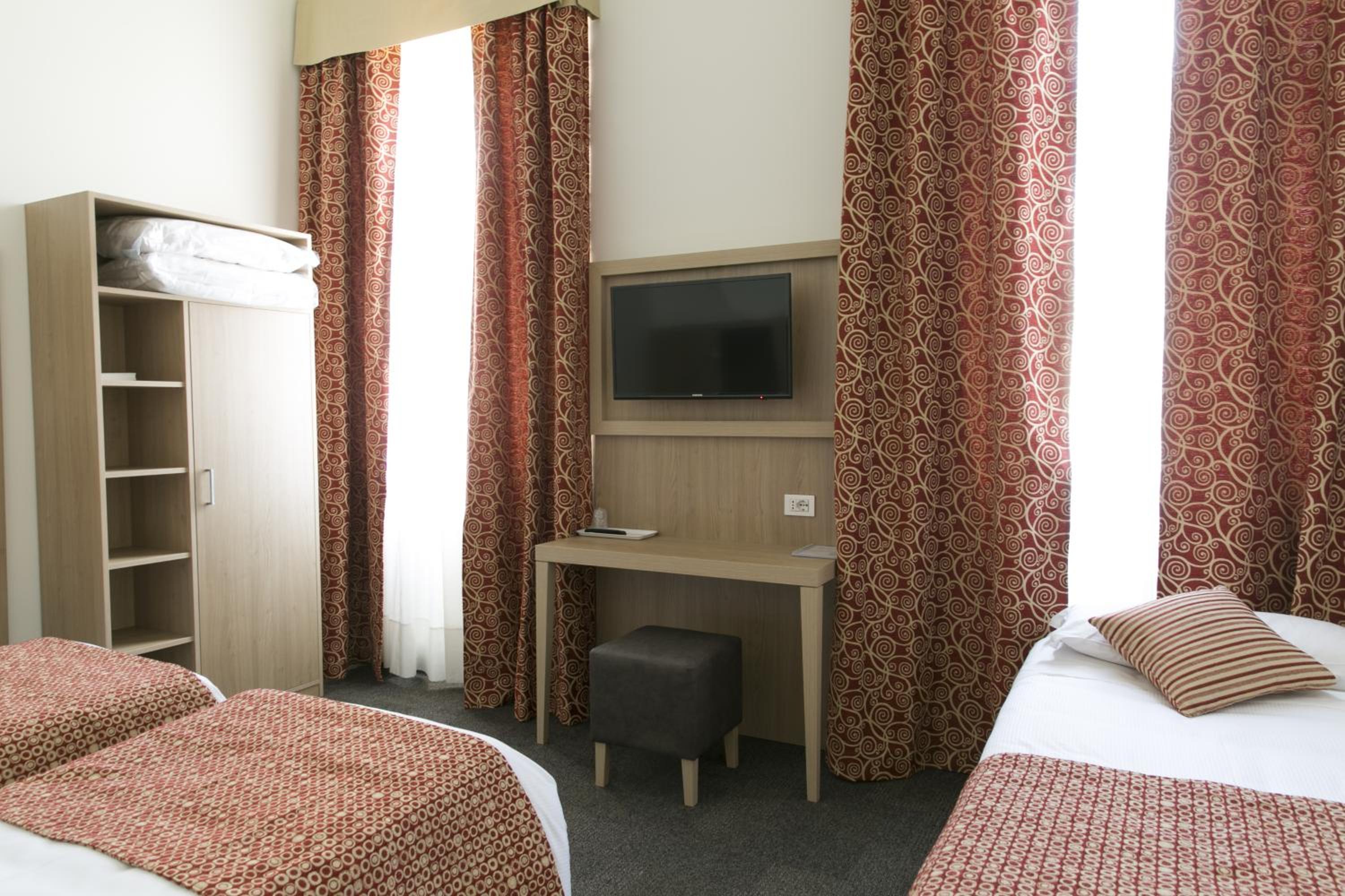 Triple Room photo 2