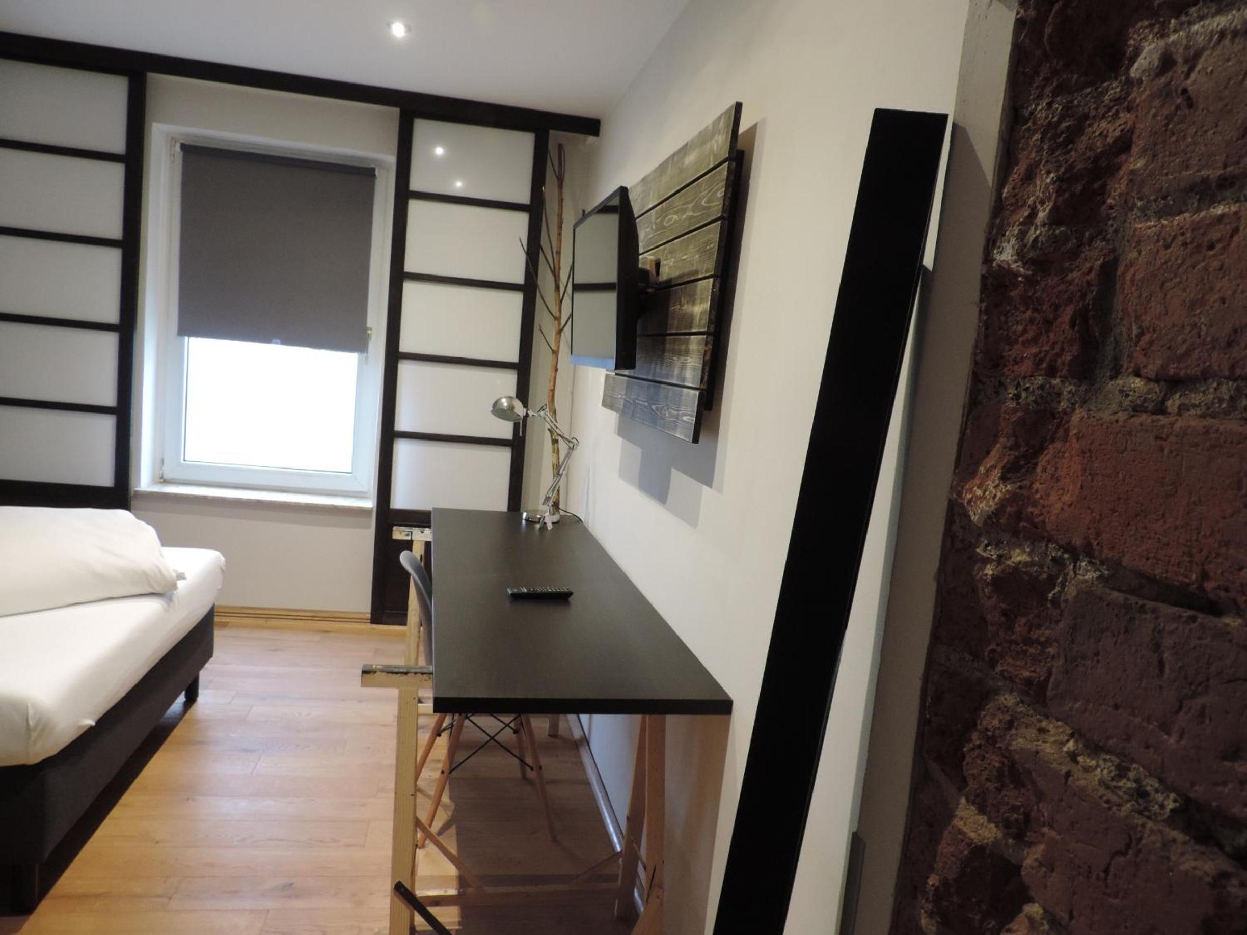 Apartment with Shower photo 2