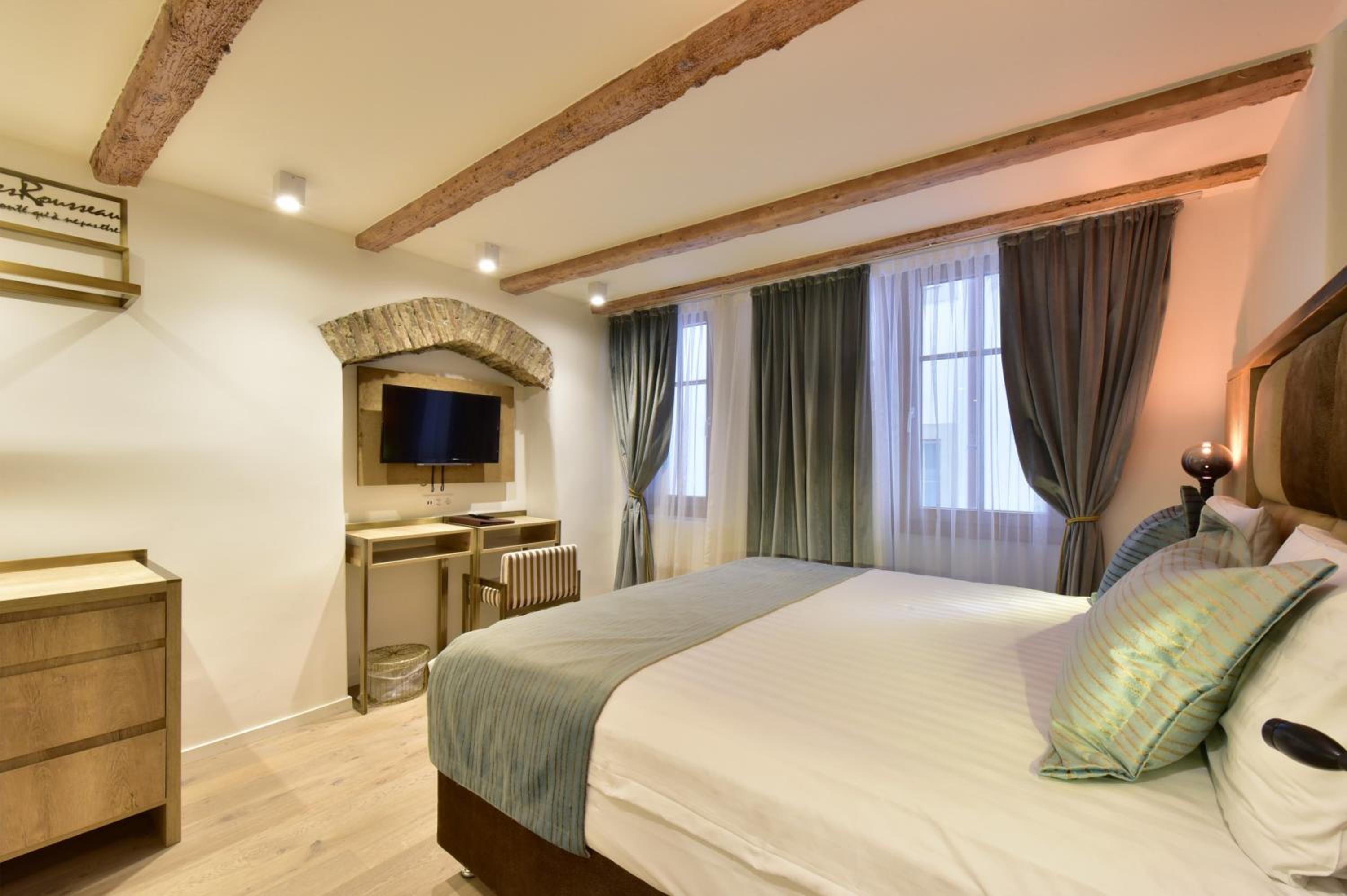 Deluxe Double Room photo 3