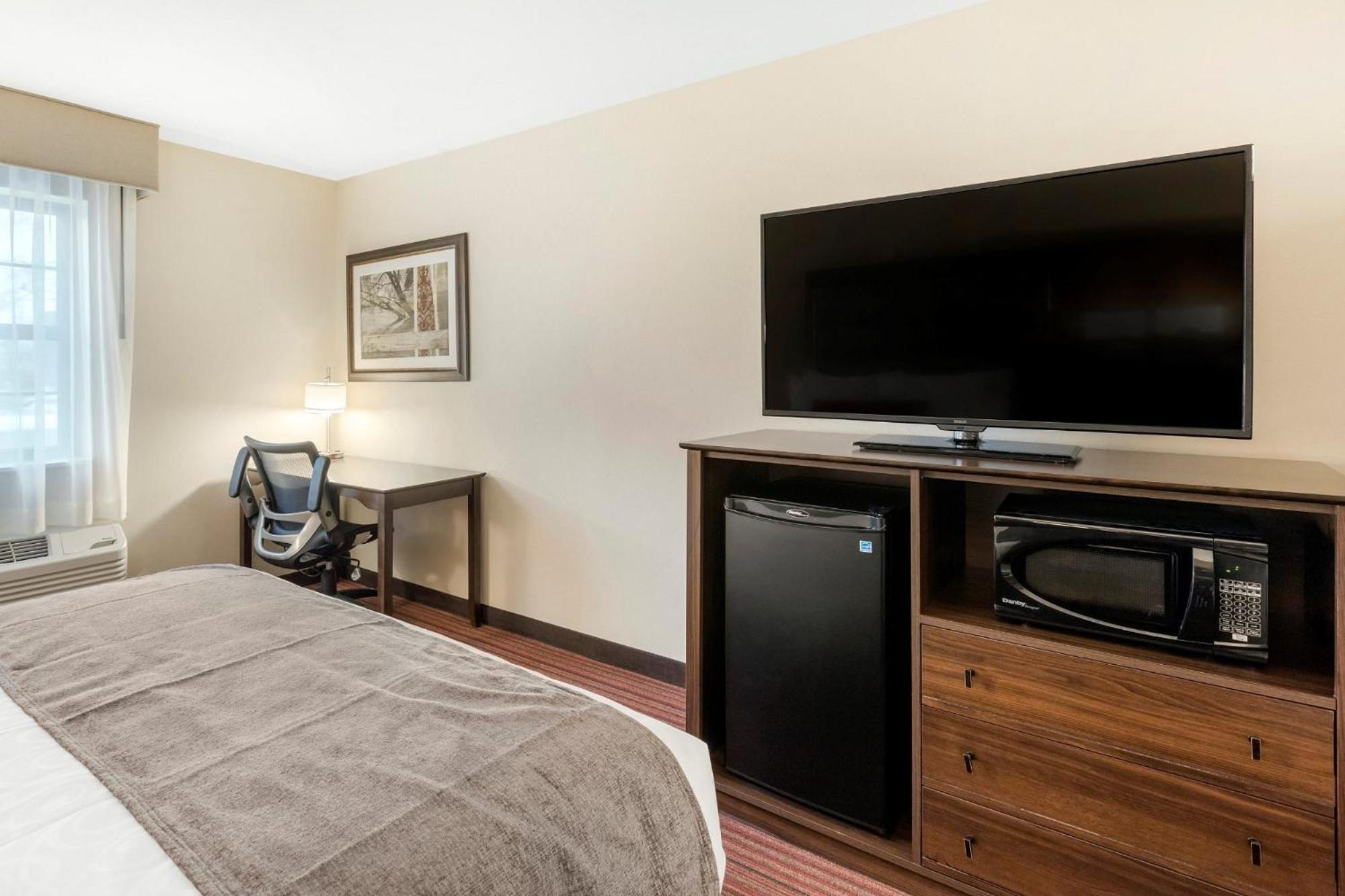 2 QUEEN BEDS-NON SMOKING - Photo 1