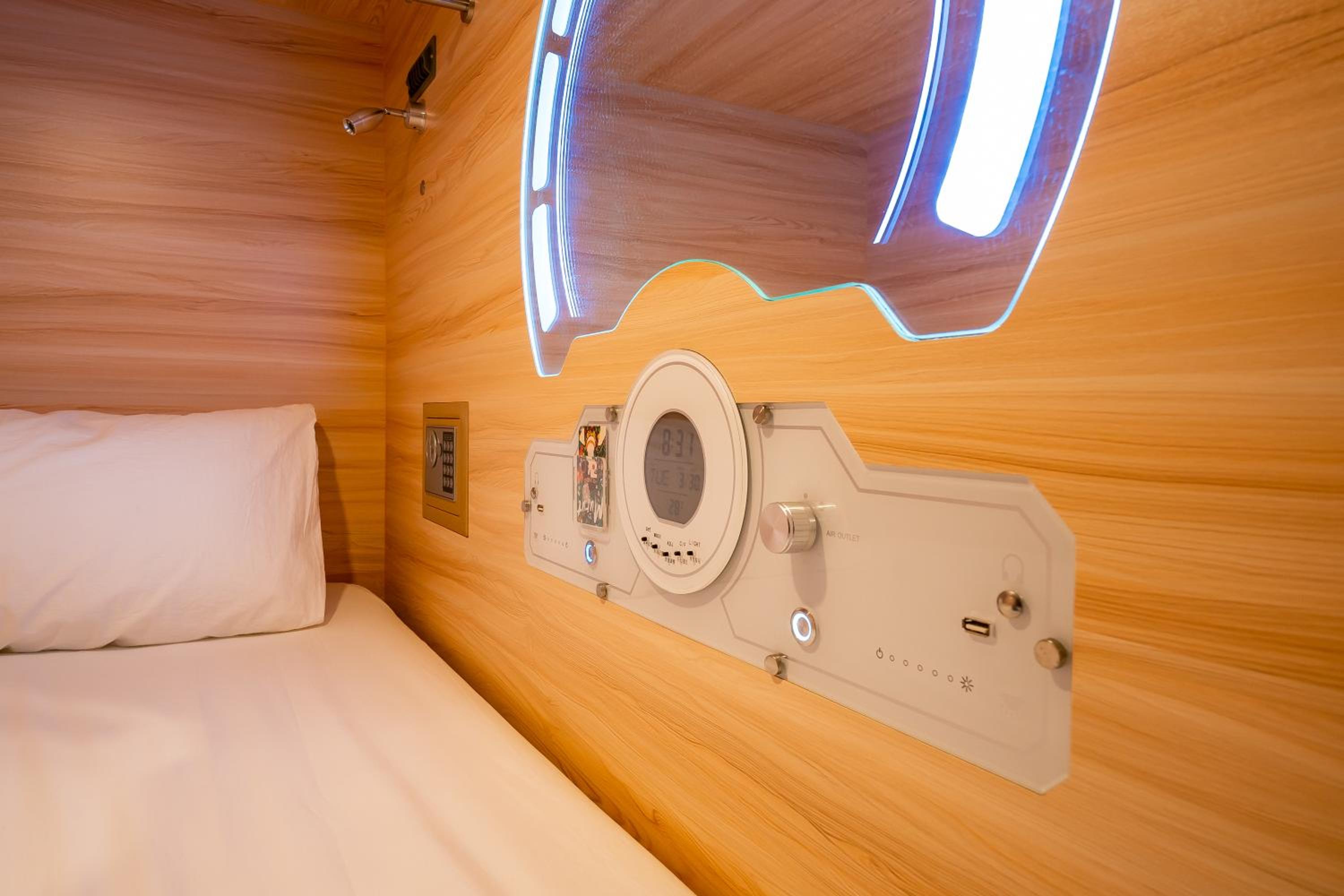 Adventure Hall - Double Capsule photo 2