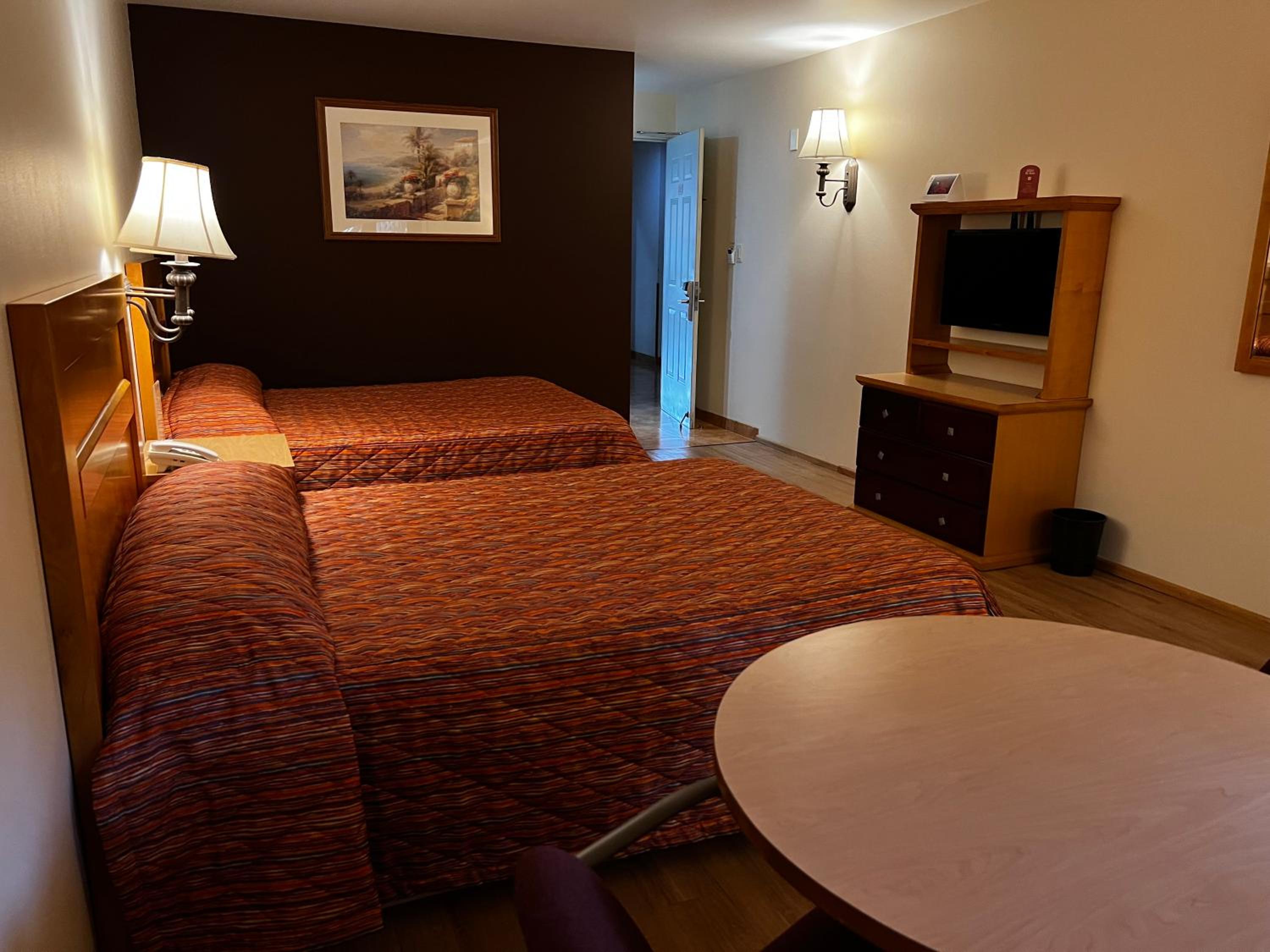Deluxe Double Room (2 Adults + 1 Child)