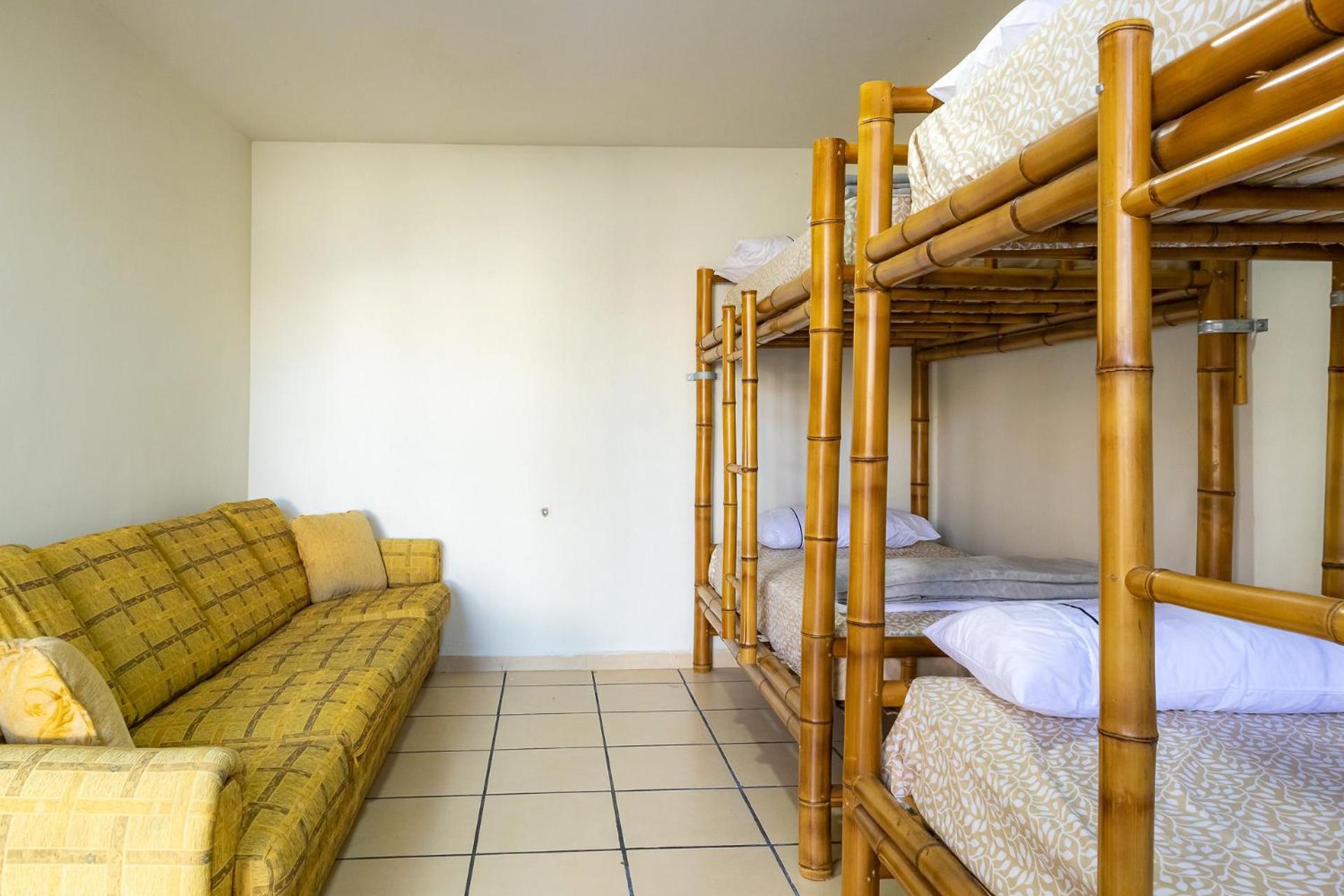 6-Bed Mixed Dormitory Room photo 1
