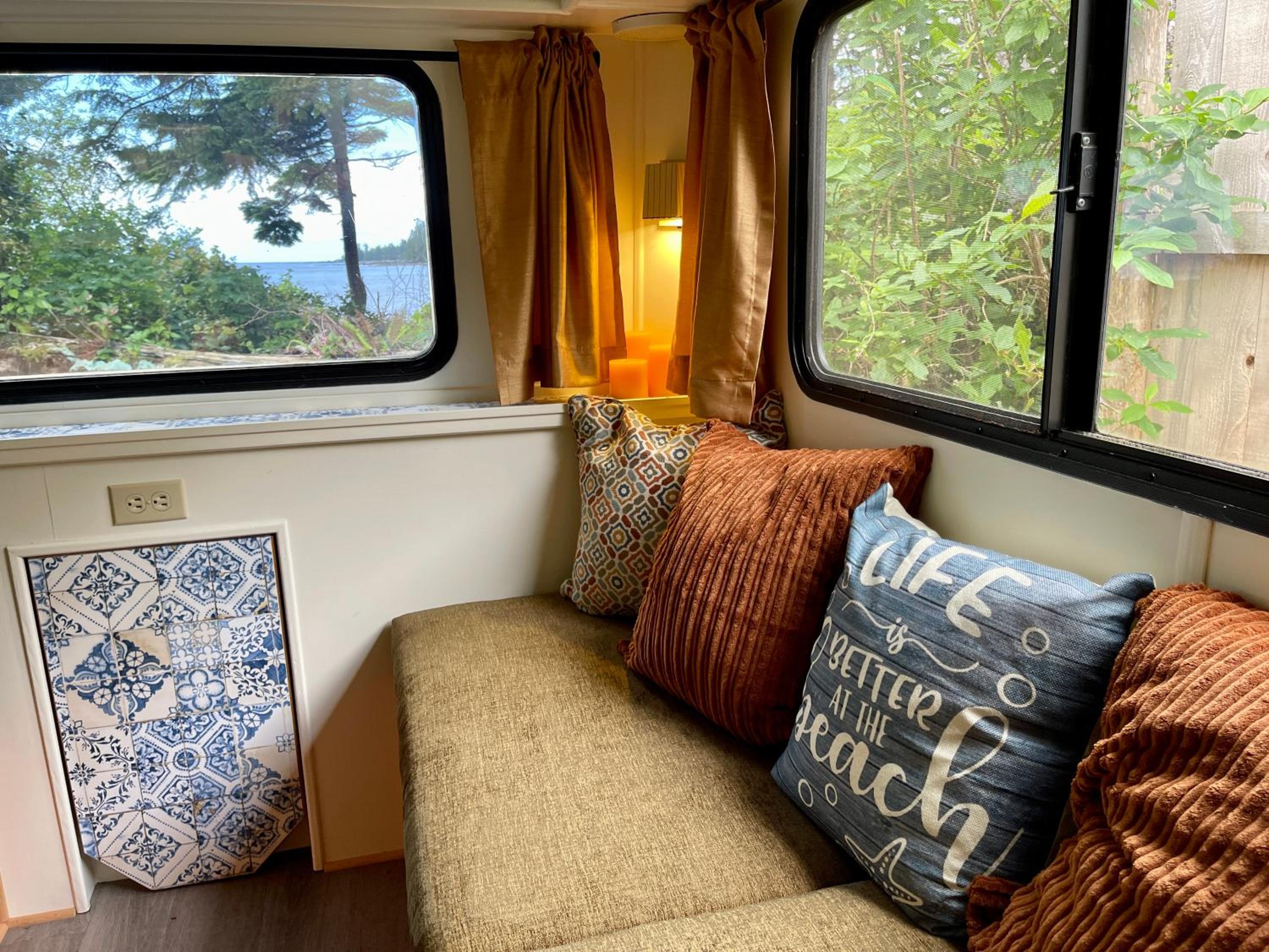 Barrie Cozy Trailer photo 3