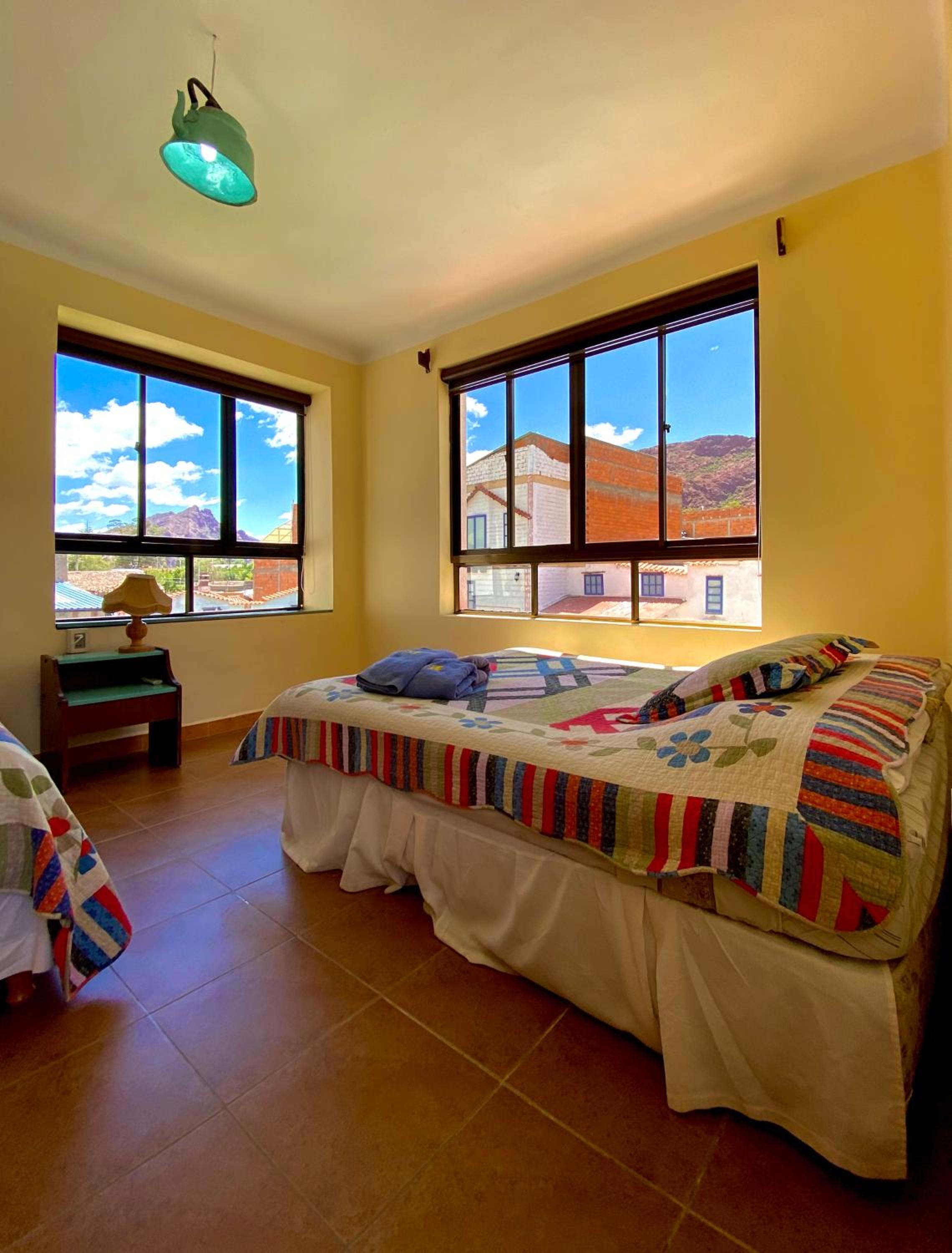 Standard Twin Room With Shared Bathroom