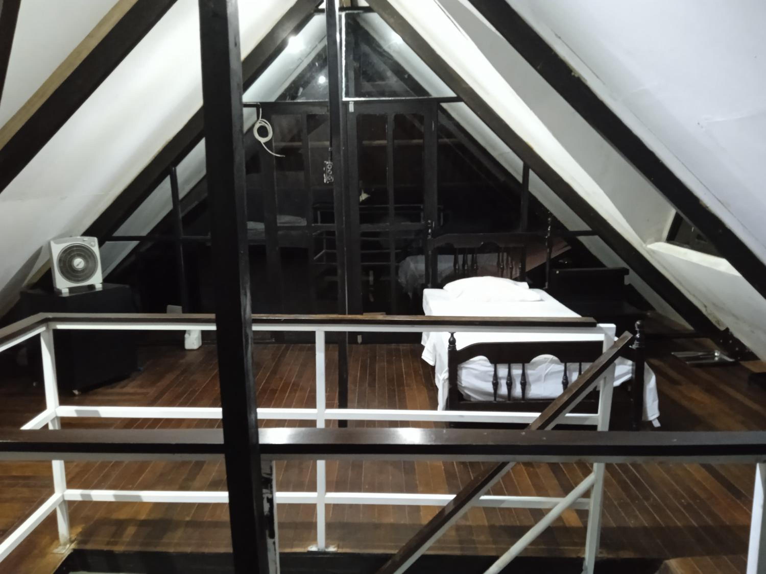Bed in 6-Bed Mixed Dormitory Room photo 2