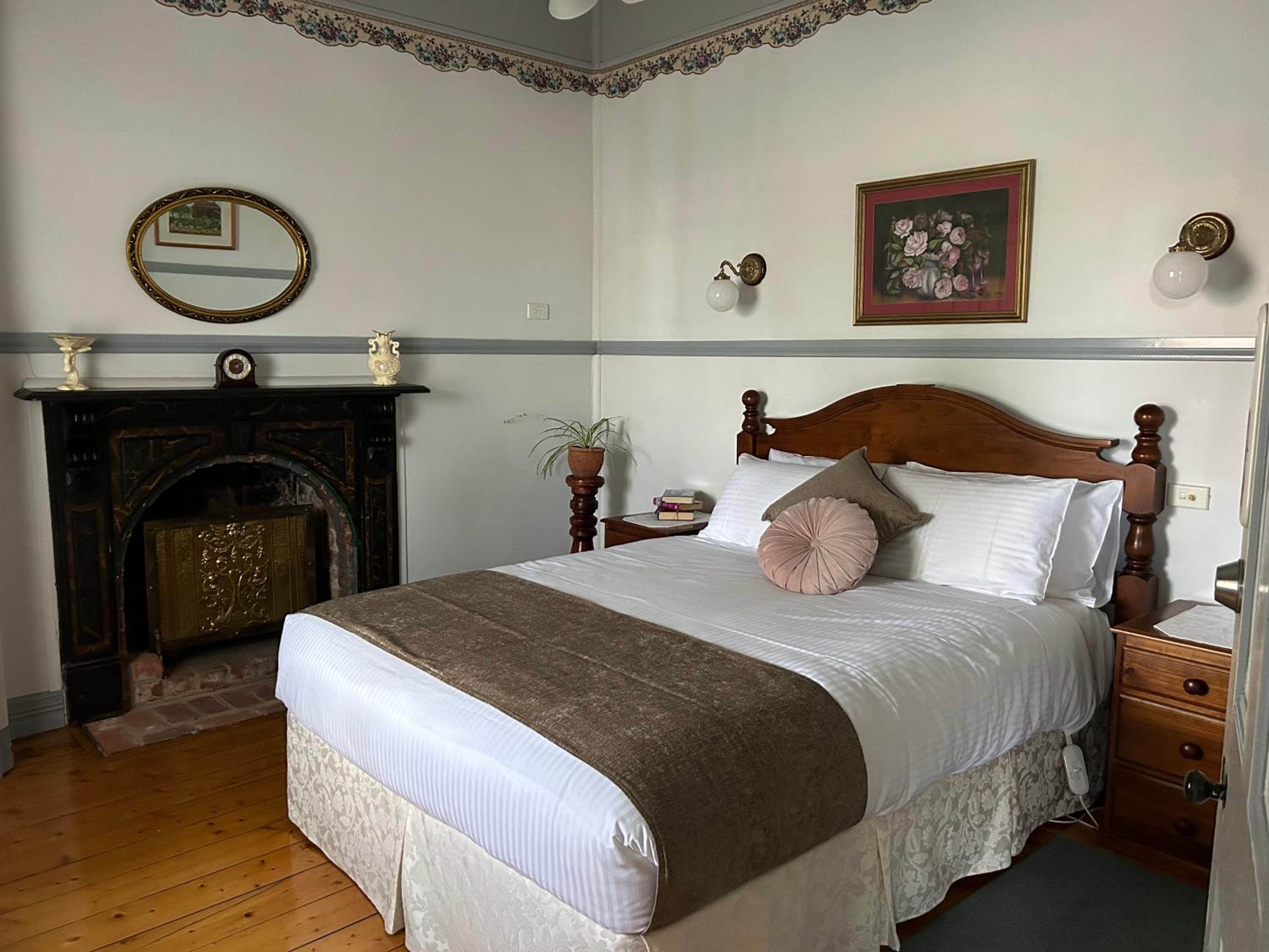 Queen Room with Garden View photo 3