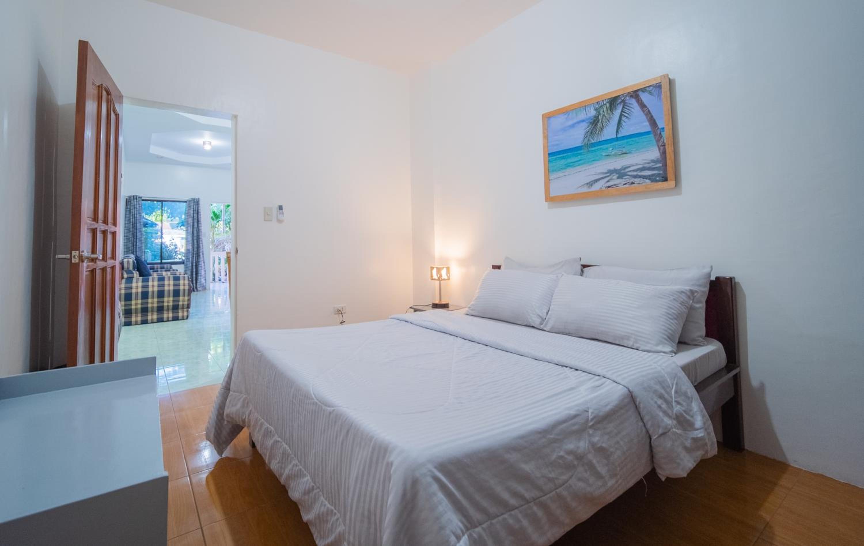 Apartment with Garden View - Photo 21