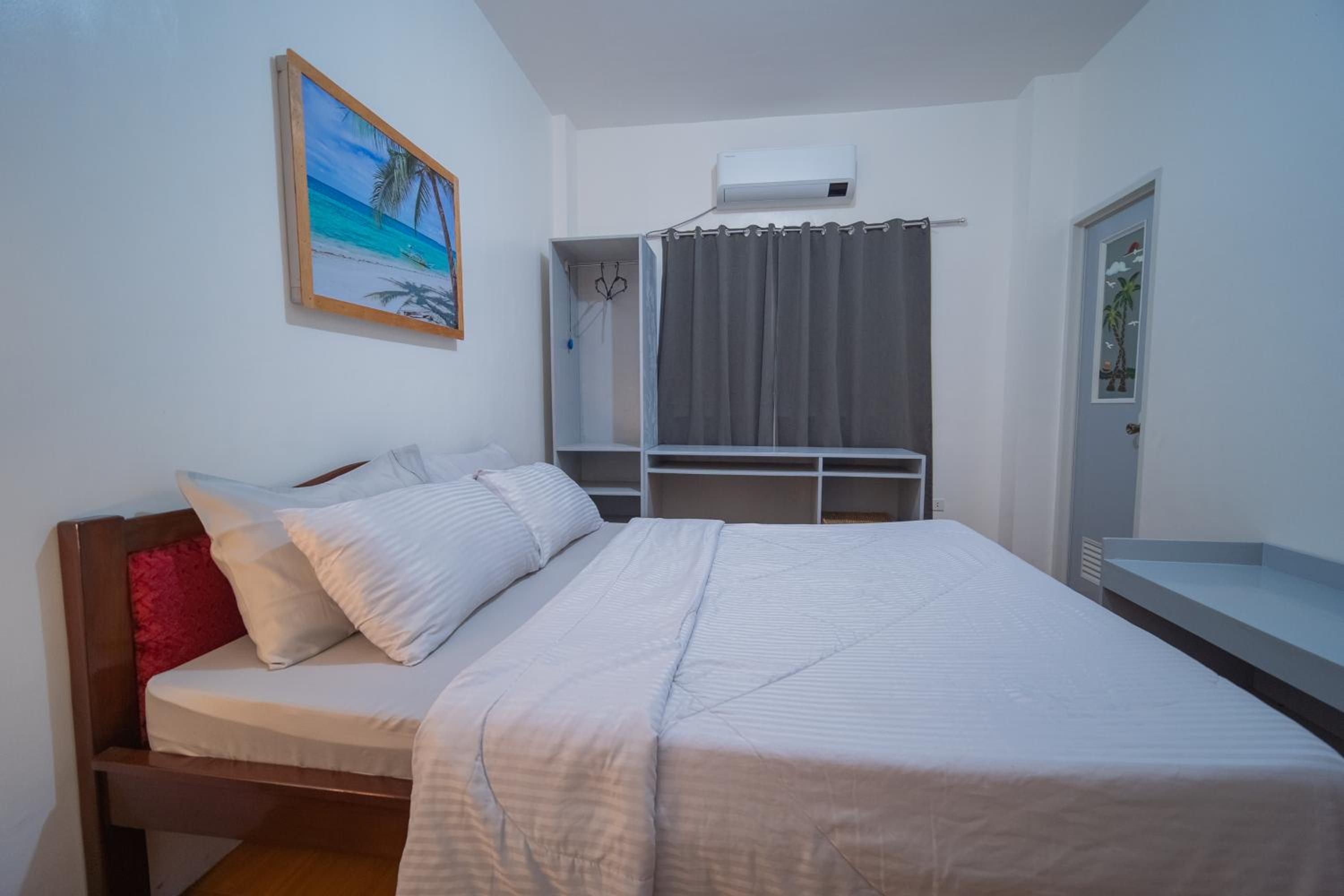 Apartment with Garden View - Photo 18