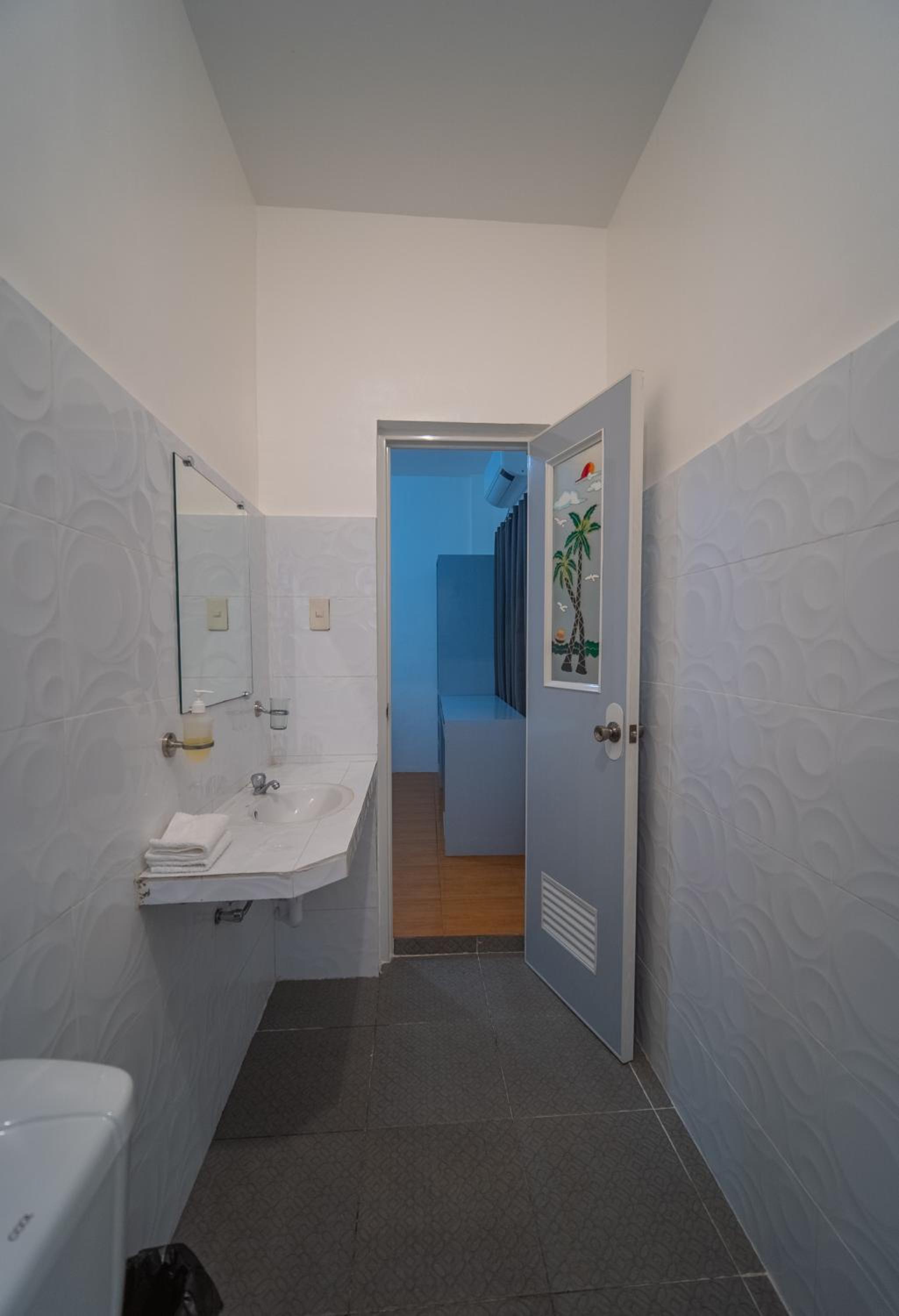 Apartment with Garden View - Photo 26