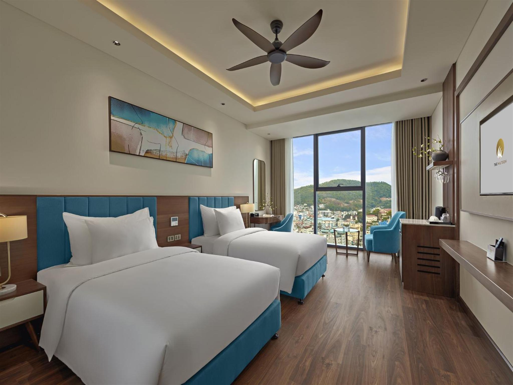 Deluxe Twin Room with City View - Photo 3
