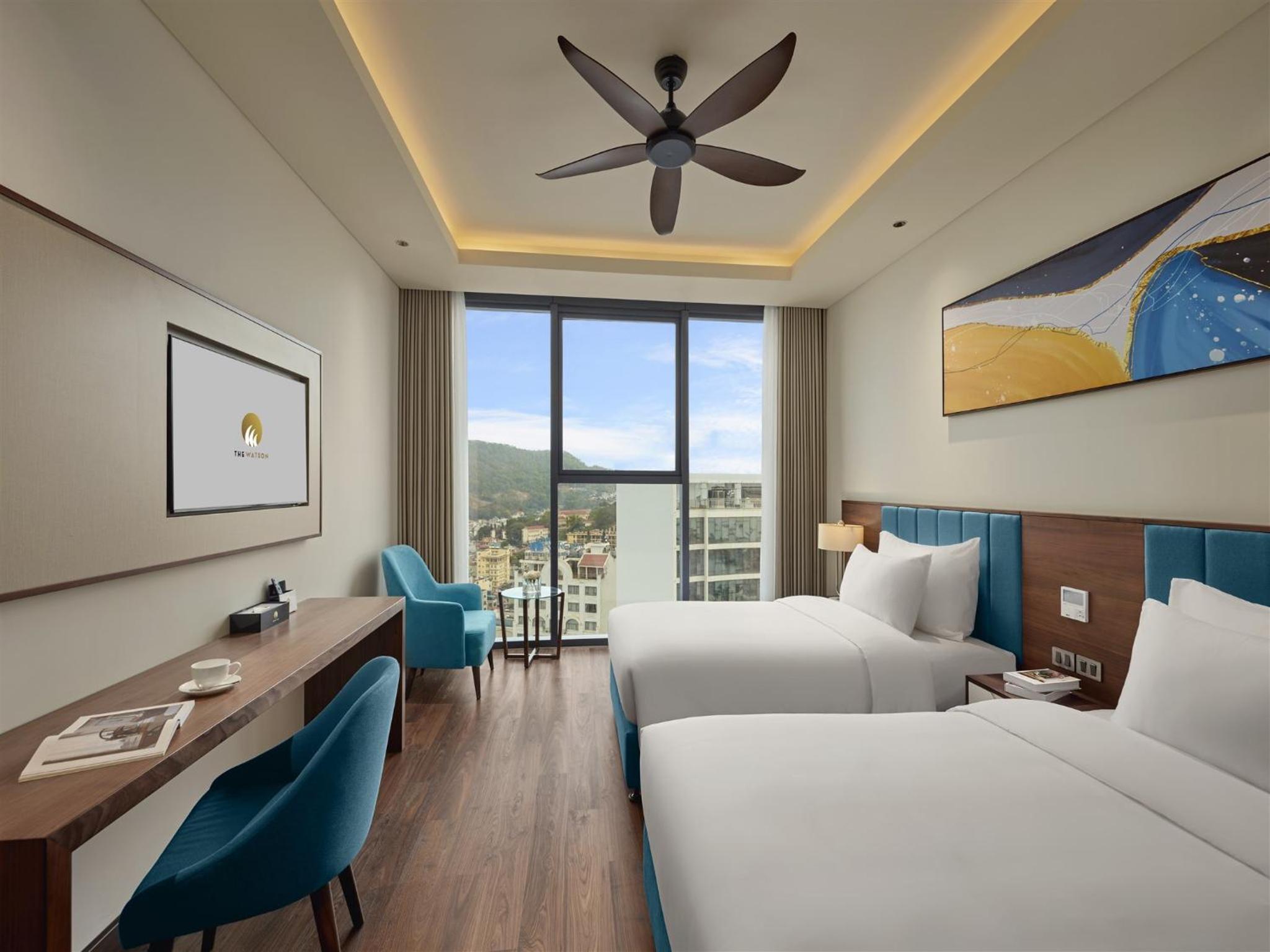 Deluxe Triple Room with City View - Photo 5