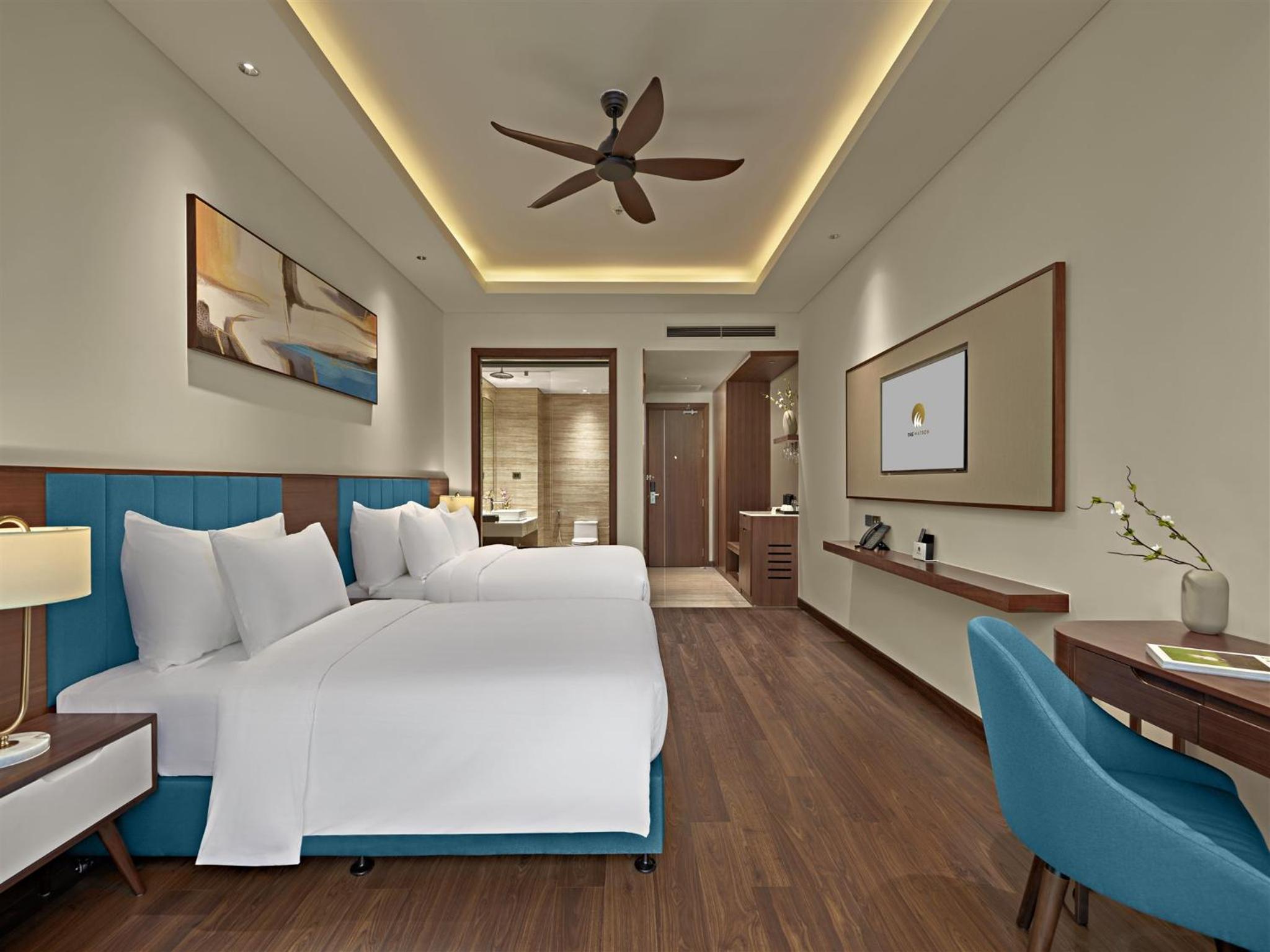 Deluxe Triple Room with City View - Photo 2