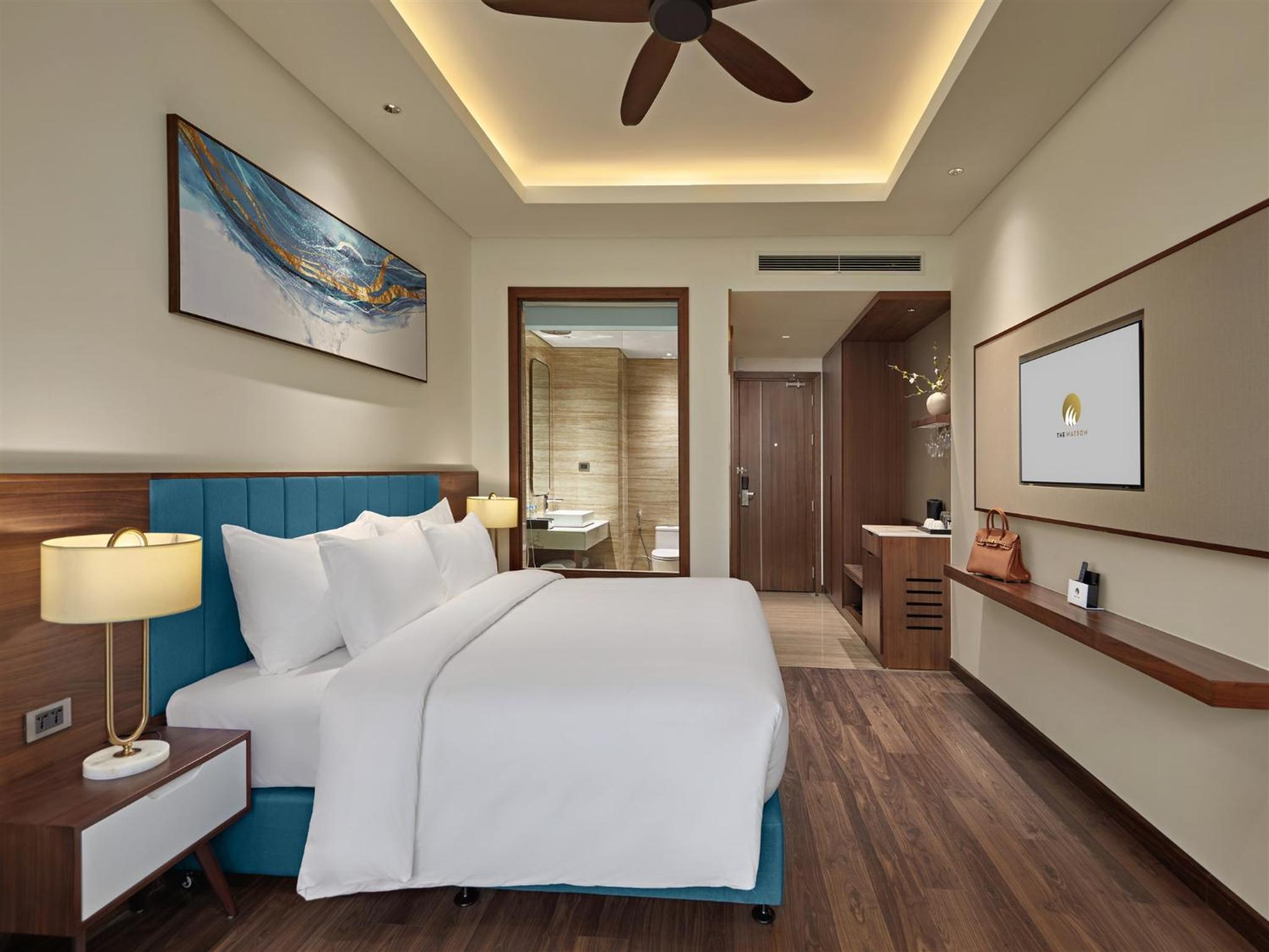 Deluxe Double Room with City View - Photo 5