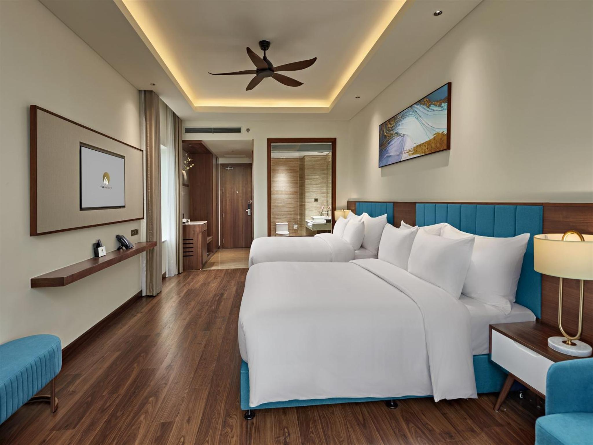  Premier Family Room with City View - Photo 4