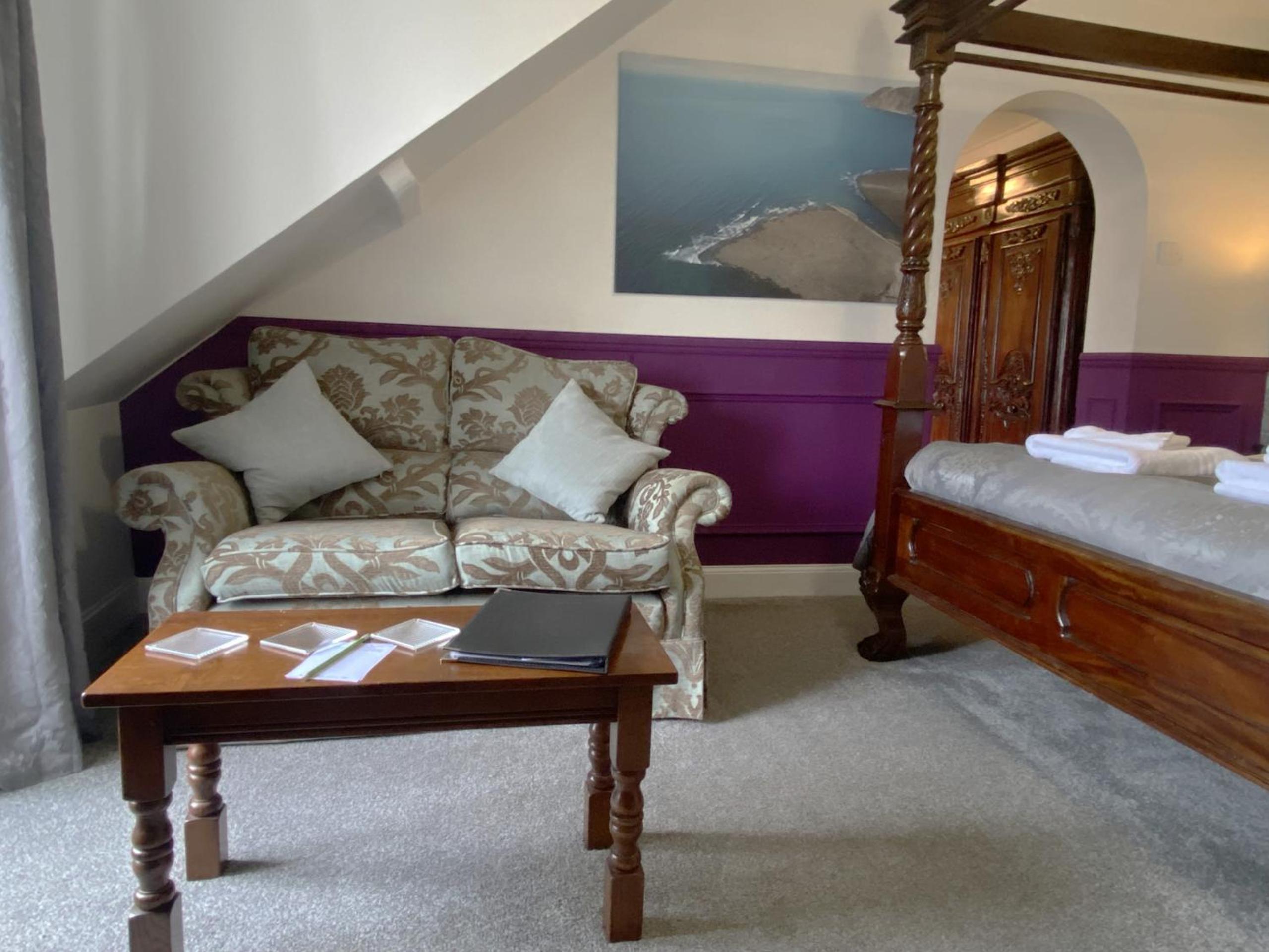 Superior Suite with Sea View - Photo 3
