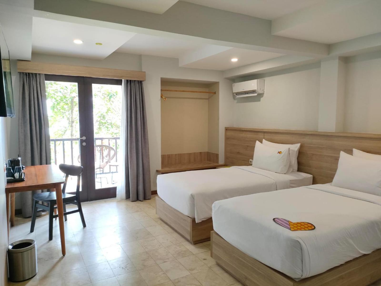 Deluxe Double or Twin Room with Sea View photo 3