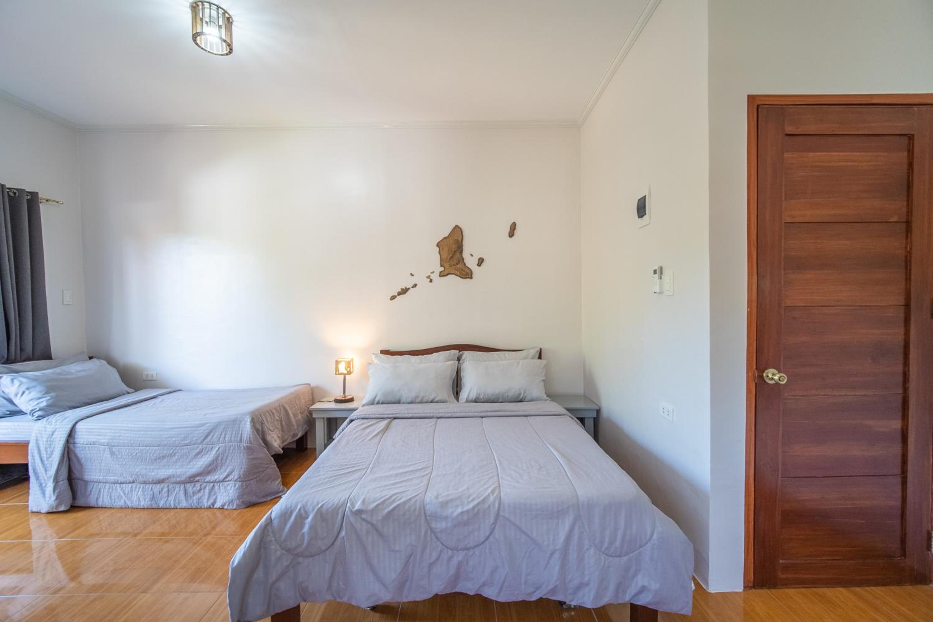 Deluxe Double Room with Extra Bed - Photo 4
