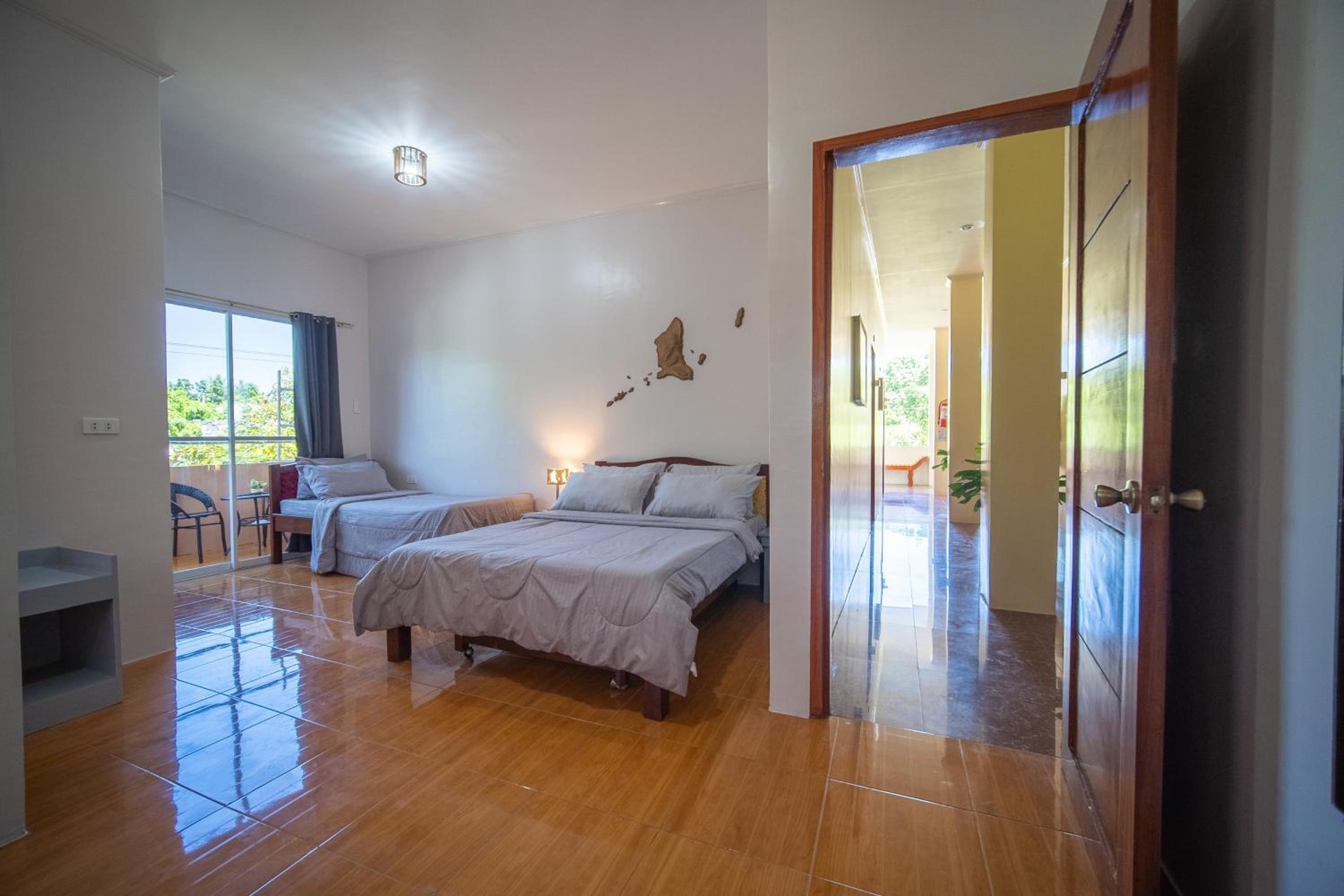 Deluxe Double Room with Extra Bed - Photo 28