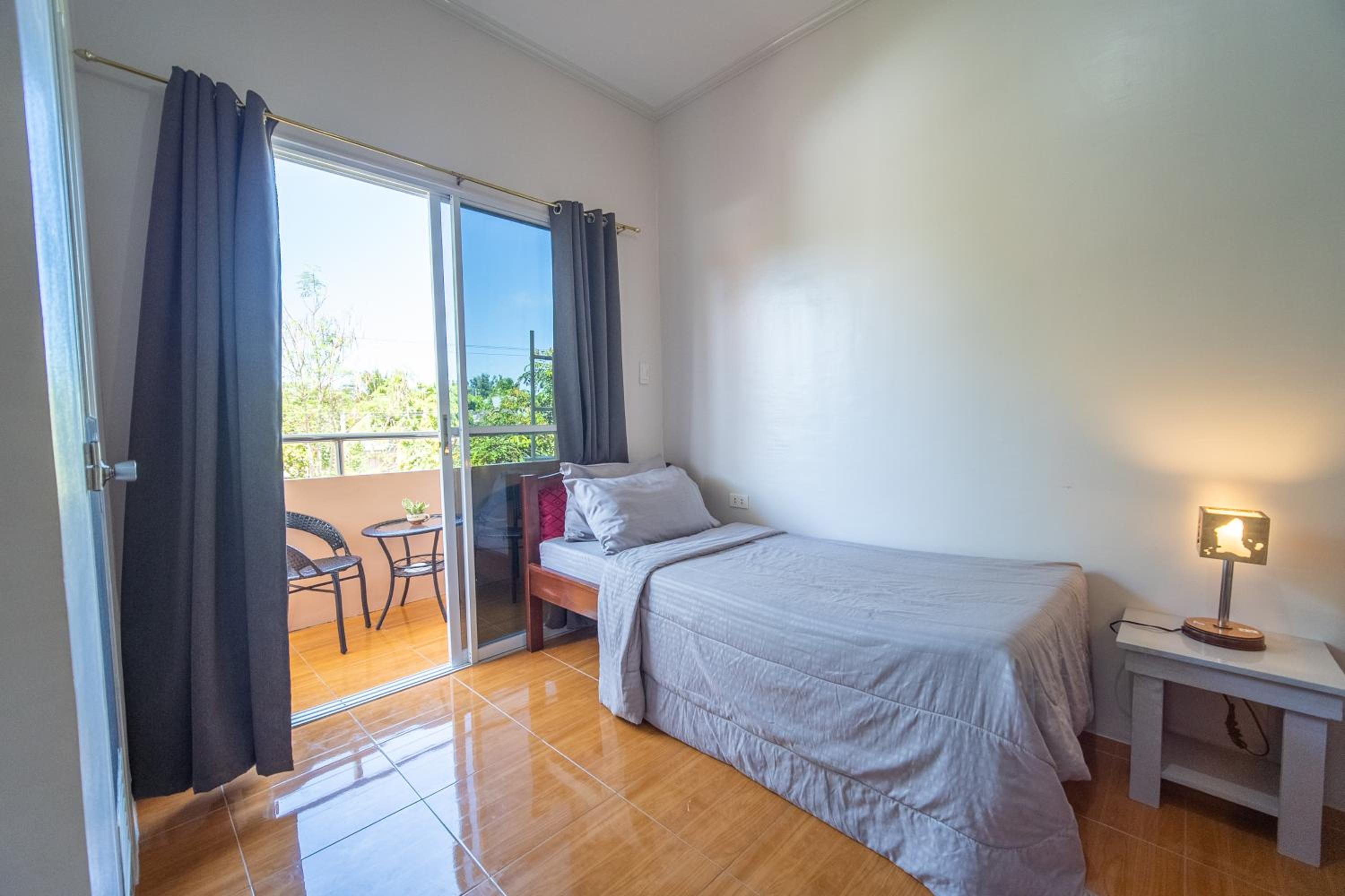 Deluxe Double Room with Extra Bed - Photo 6