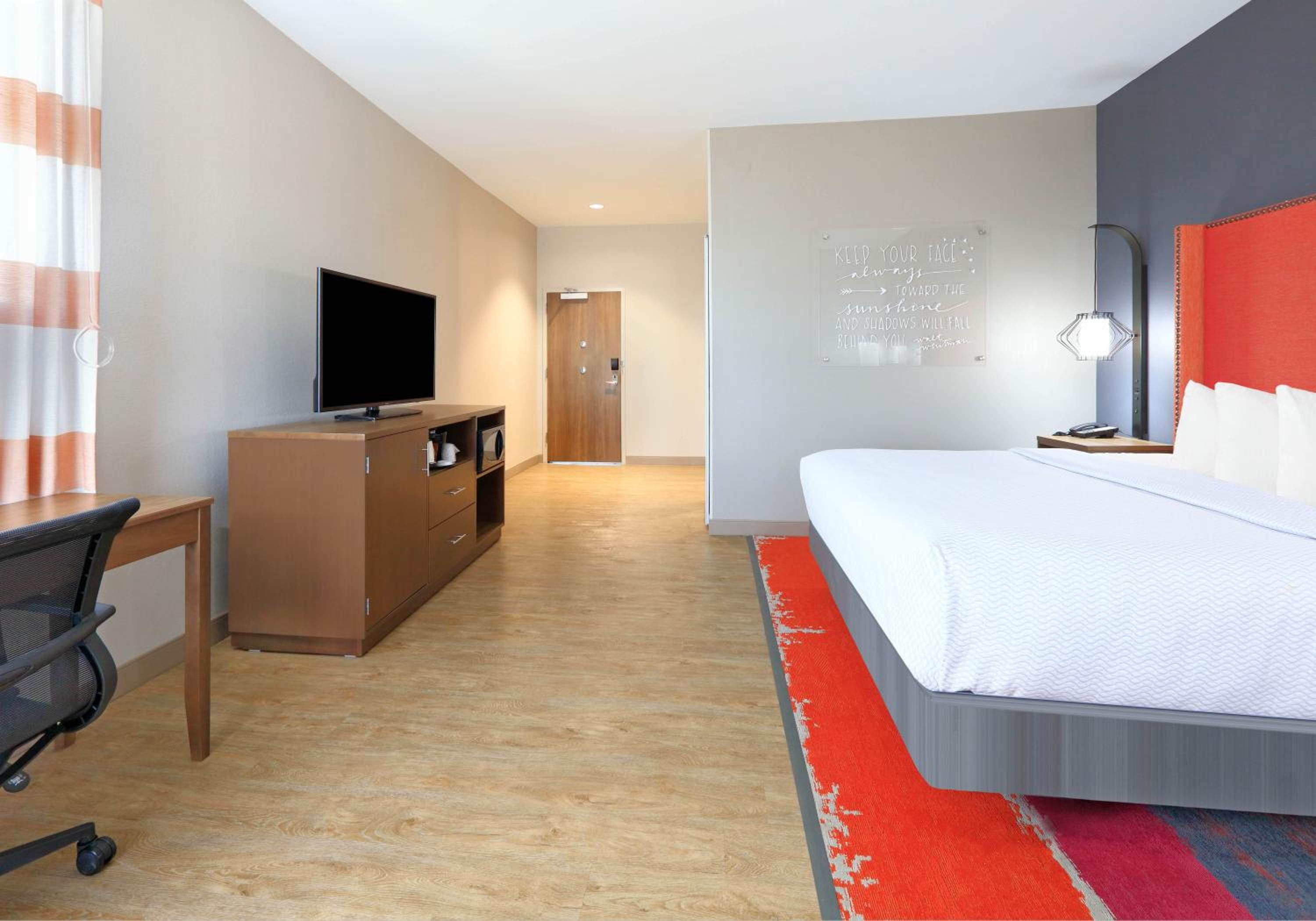 Deluxe King Room - Photo 1