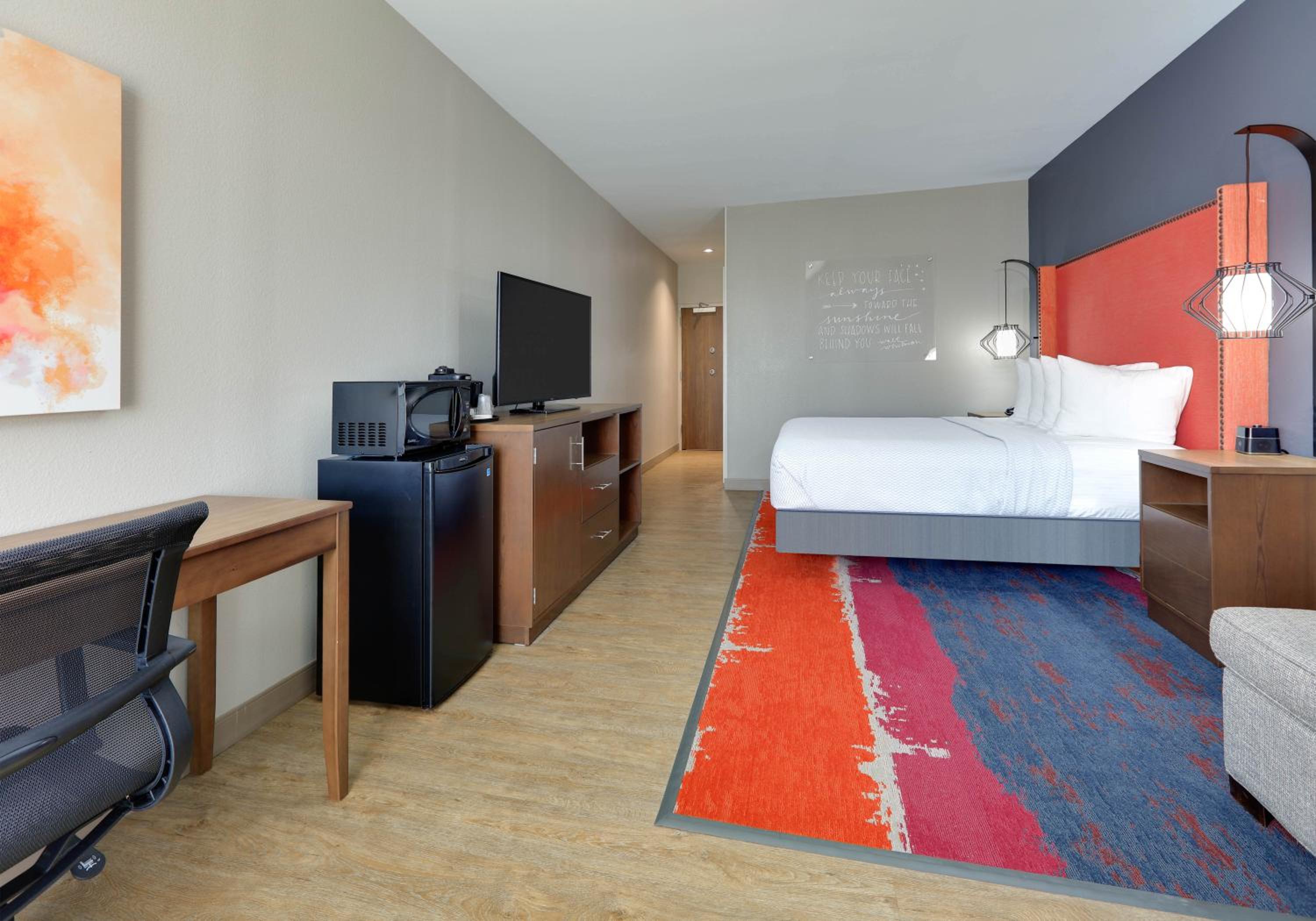Deluxe King Room - Photo 4